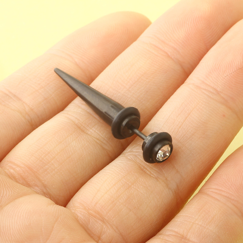 Fashion Titanium Steel Stainless Steel Pointed Cone Bullet Stud Earrings for Boys - Image 3