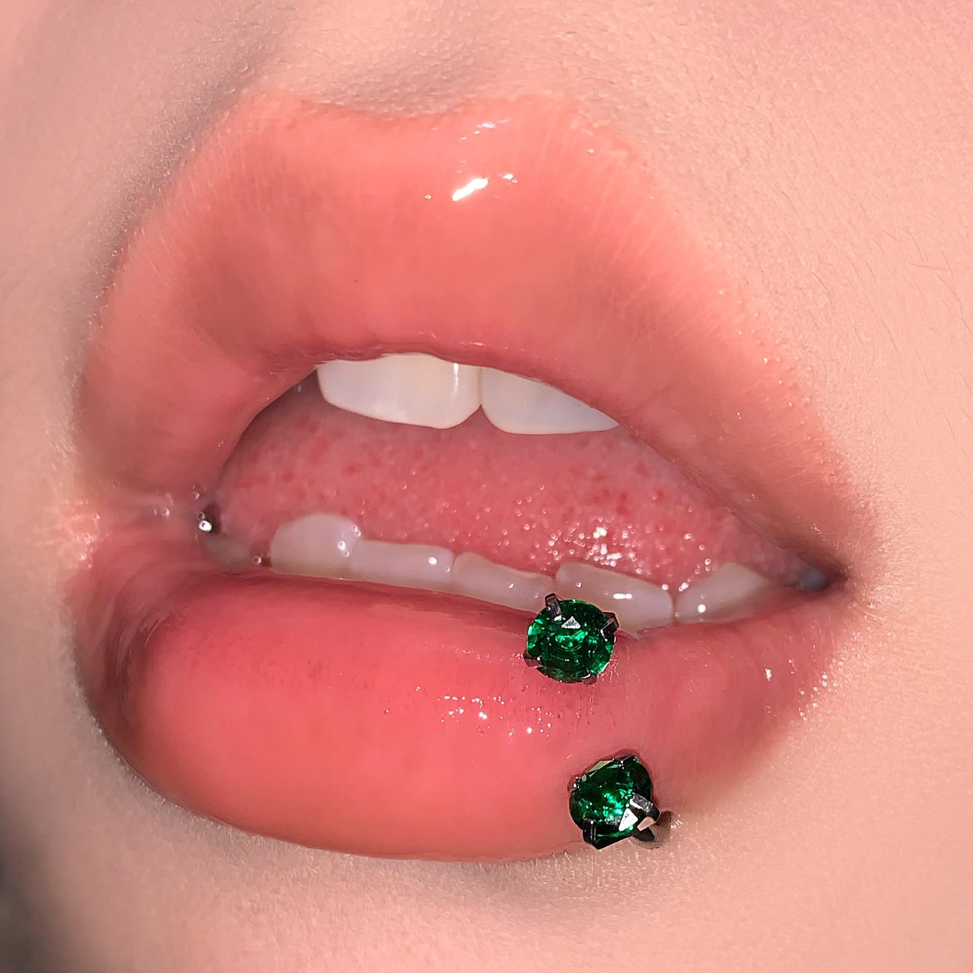 Flash Bright Stone Lip Ring Steel Titanium Inner Thread Horseshoe C Ring Lip Piercing Jewelry for Women - Image 4
