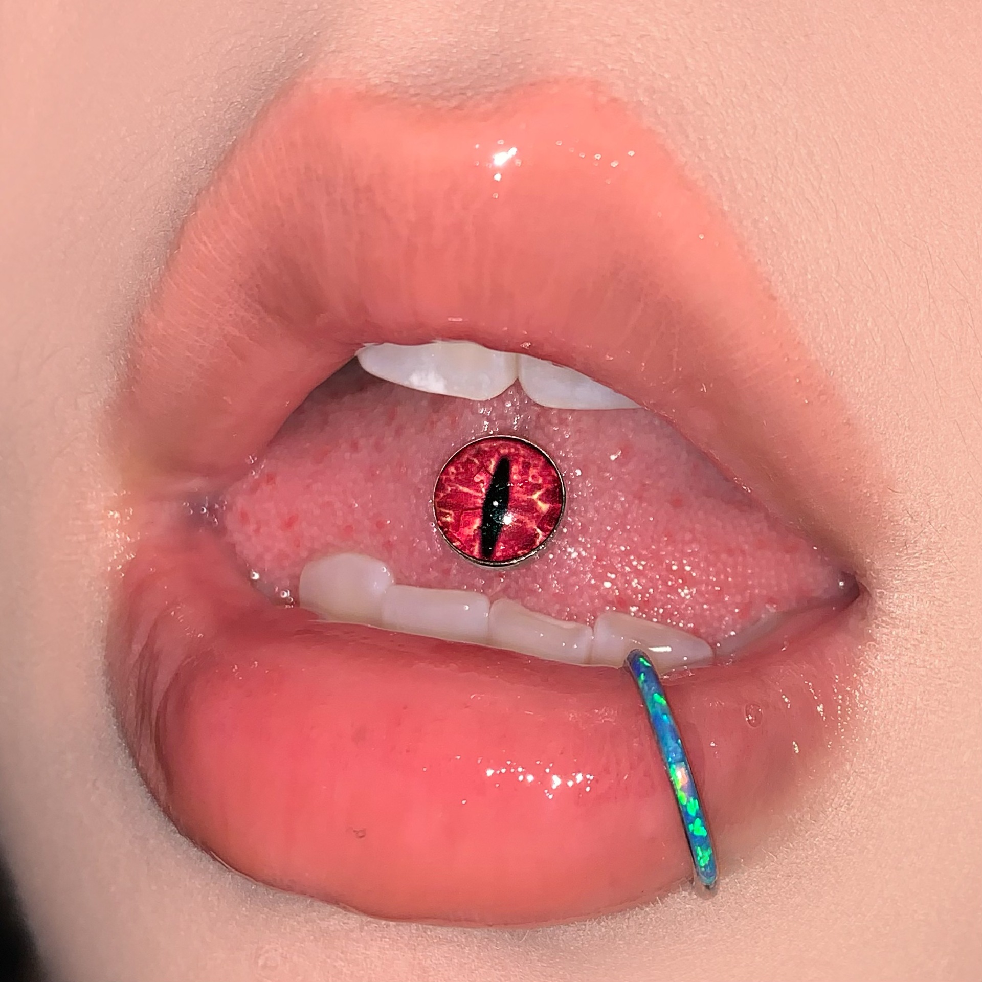 Red Cat Eye Tongue Nail Steel Titanium External Thread Tongue Barbell Body Piercing Jewelry Wholesale - Image 2