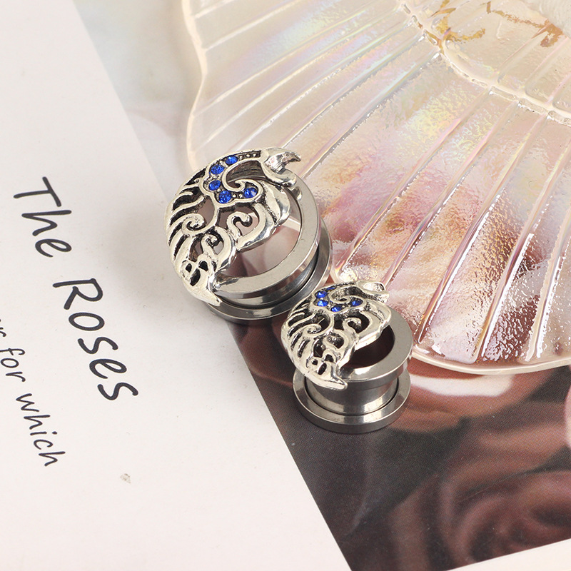 Stainless Steel Hollow Lace Ear Expander for Body Piercing Jewelry - 16mm Floral Design - Image 3
