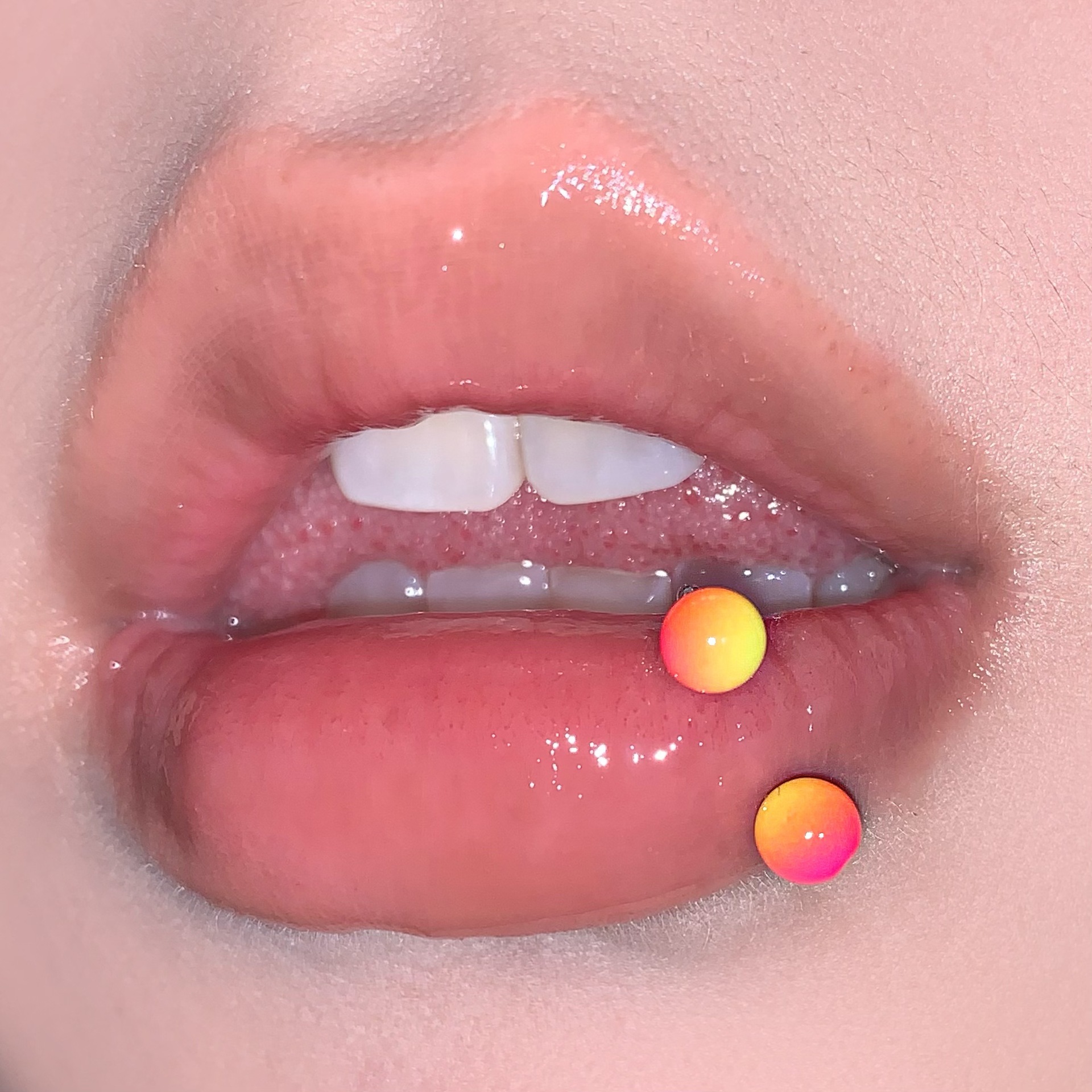 Gradient Acrylic Lip Ring - Colorful Candy-Colored External Thread Titanium Steel Ear Bone Ring - Image 3