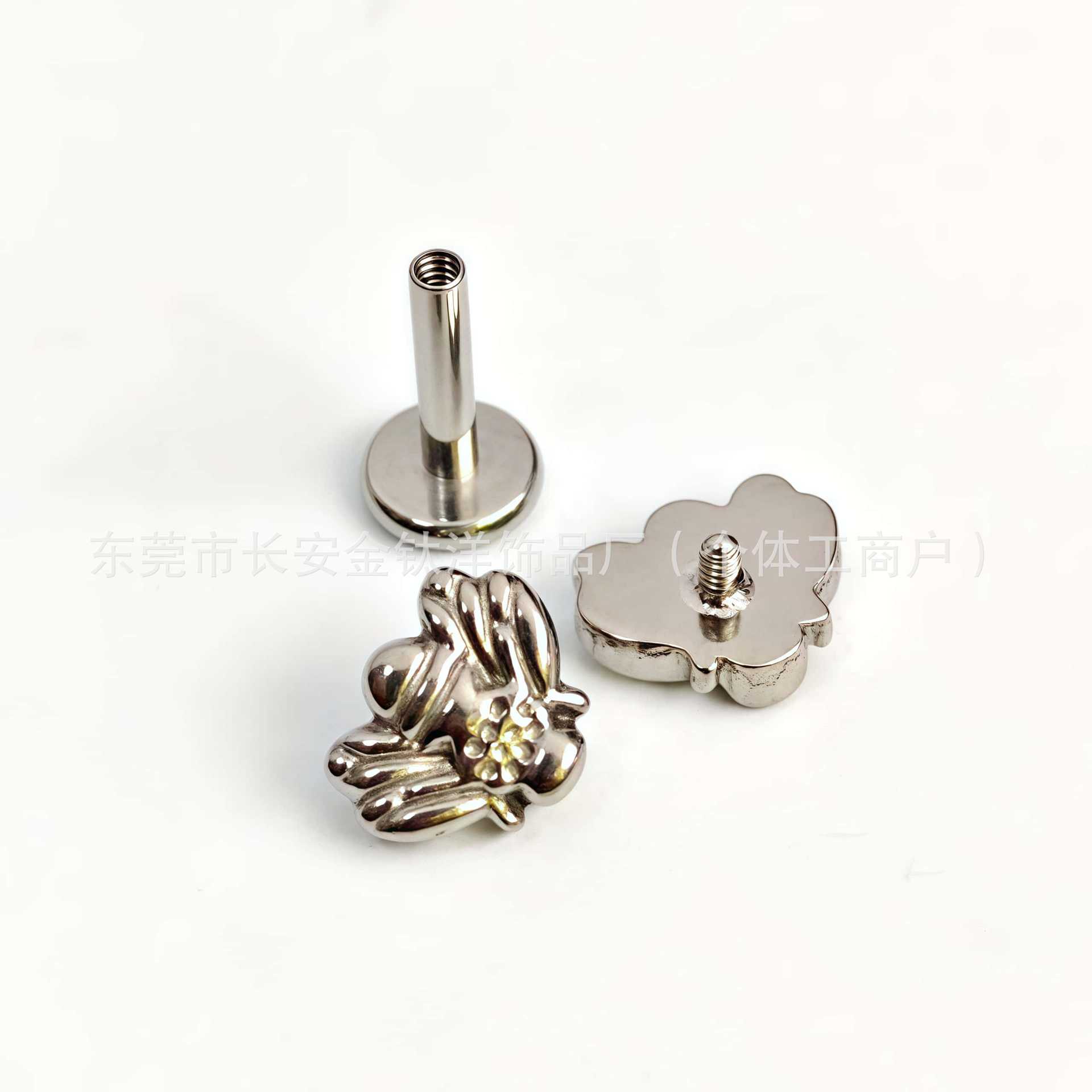 F136 Titanium Smooth Bee Internally Threaded Earring Nose Nail Ear Bone Nail Cochlea G23 Titanium Alloy Human Body Piercing Jewelry - Image 2