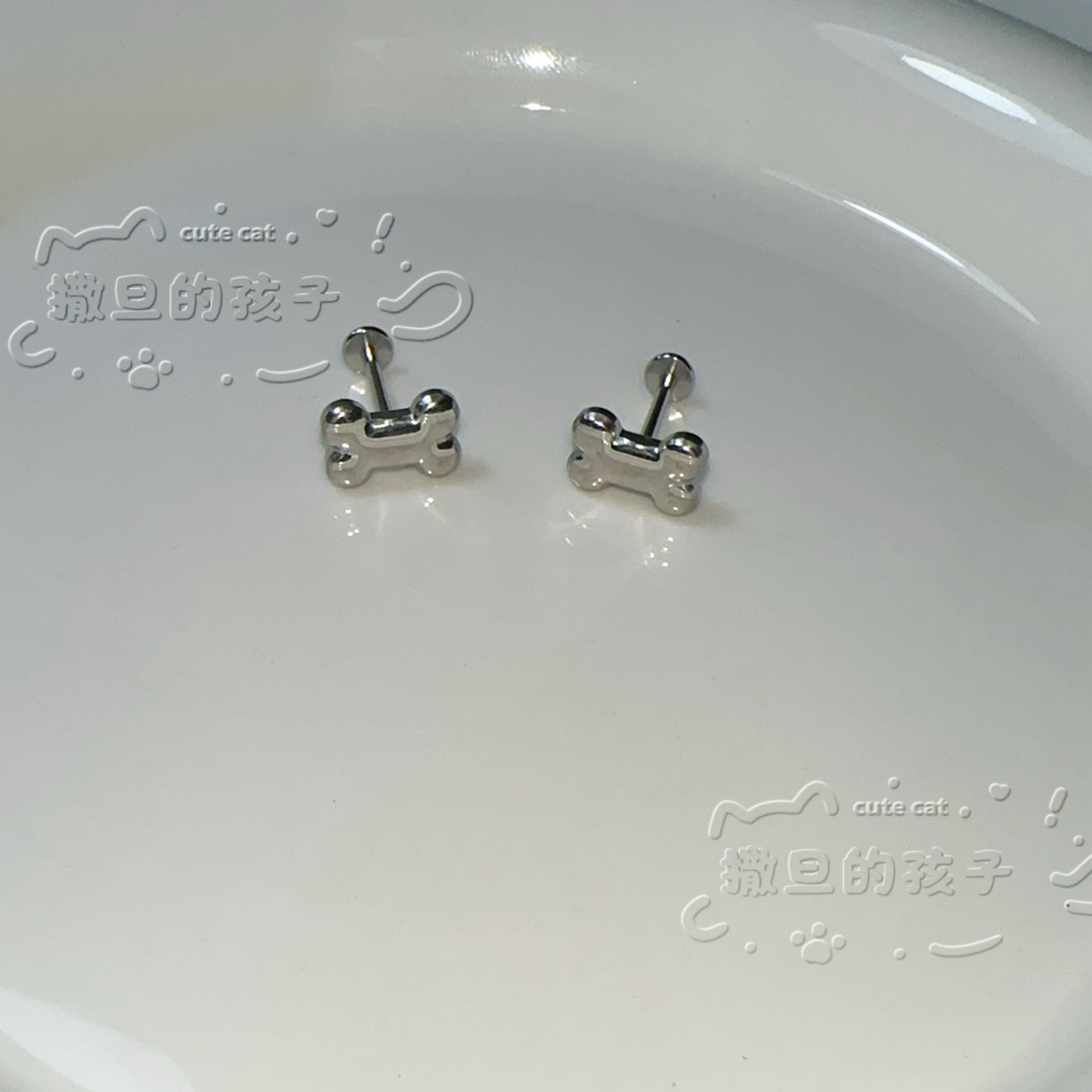 Satan's Child Puppy Lip Nail 16mm 1.2mm Internally Threaded Titanium Steel Lip Ring Sweet Cool Sexy Piercing Jewelry - Image 3