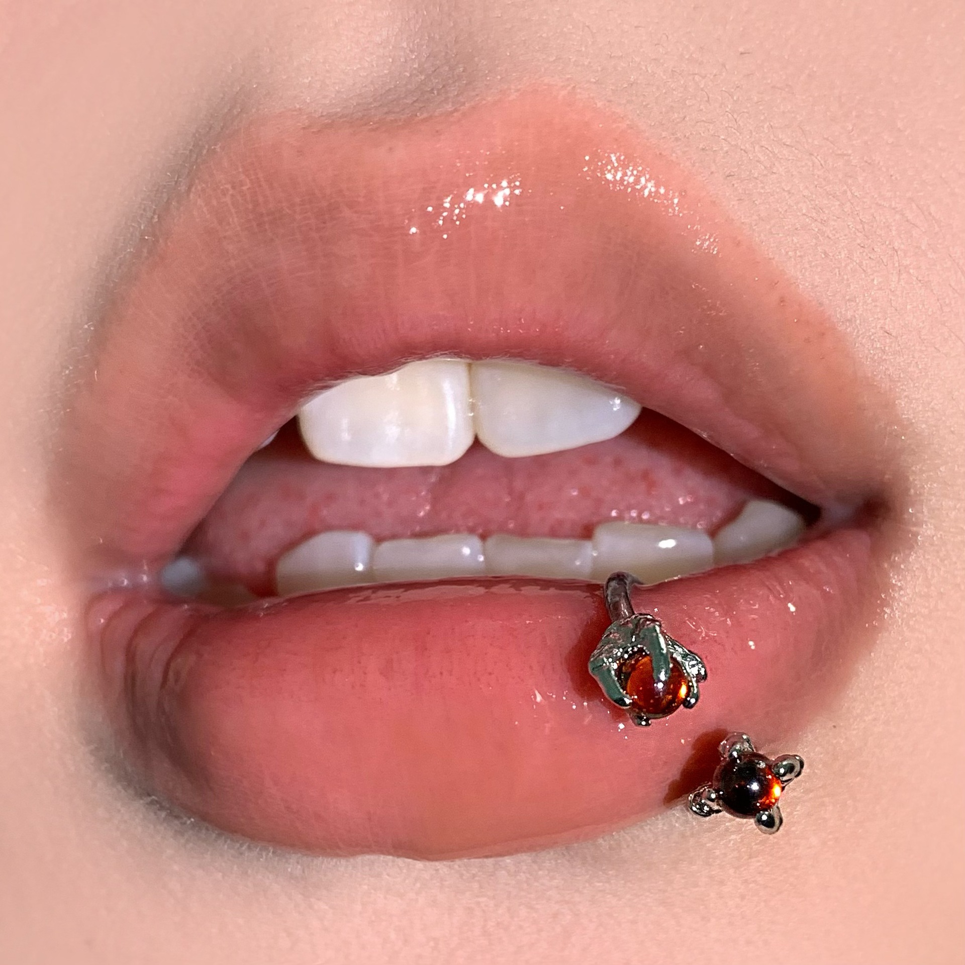 Double-Headed Dragon Claw Lip Ring Hot Girl Design Personalized Titanium Steel External Thread Piercing Jewelry Wholesale - Image 3