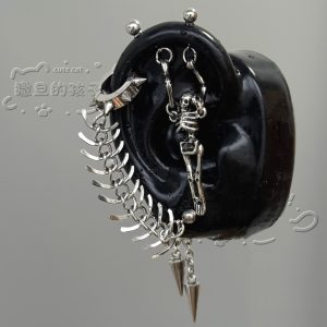 Satan's Child Gothic Skull Chain Bone Piercing Earring Titanium Steel Earring Dark Cyberpunk Style