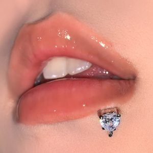 Ultra-Shiny 4-Color Heart-Shaped Zircon Lip Stud Titanium Steel Externally Threaded Sweet Cool Ear Cartilage Piercing Jewelry