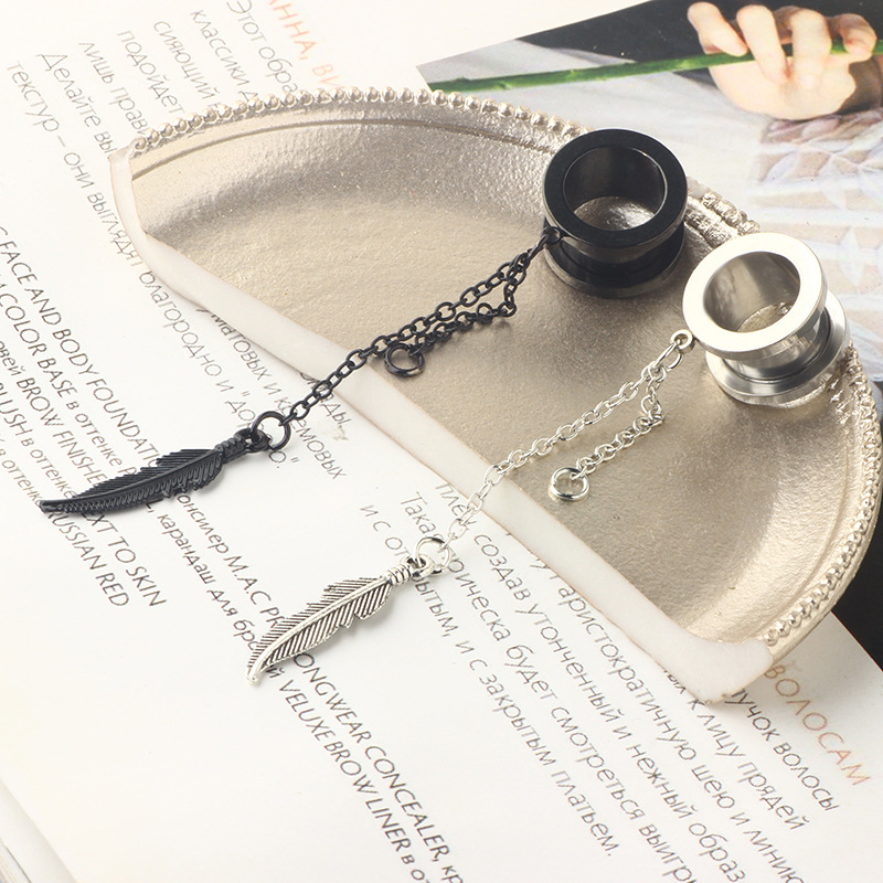 Snail Leaf Chain Pendant Ear Expander - 25mm Black 316L Surgical Steel Cartilage Earring for Gauged Ears - Image 3
