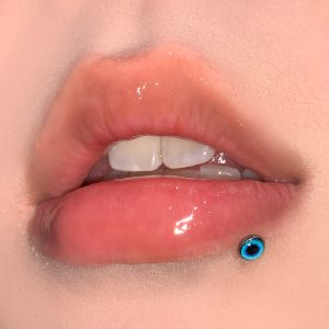 Cross-Border 4-Color Dazzling Round Pupil Lip Piercing Gradient Eye-Shaped Internal Thread Titanium Steel Ear Cartilage Piercing Jewelry for European and American Style Hot Girls