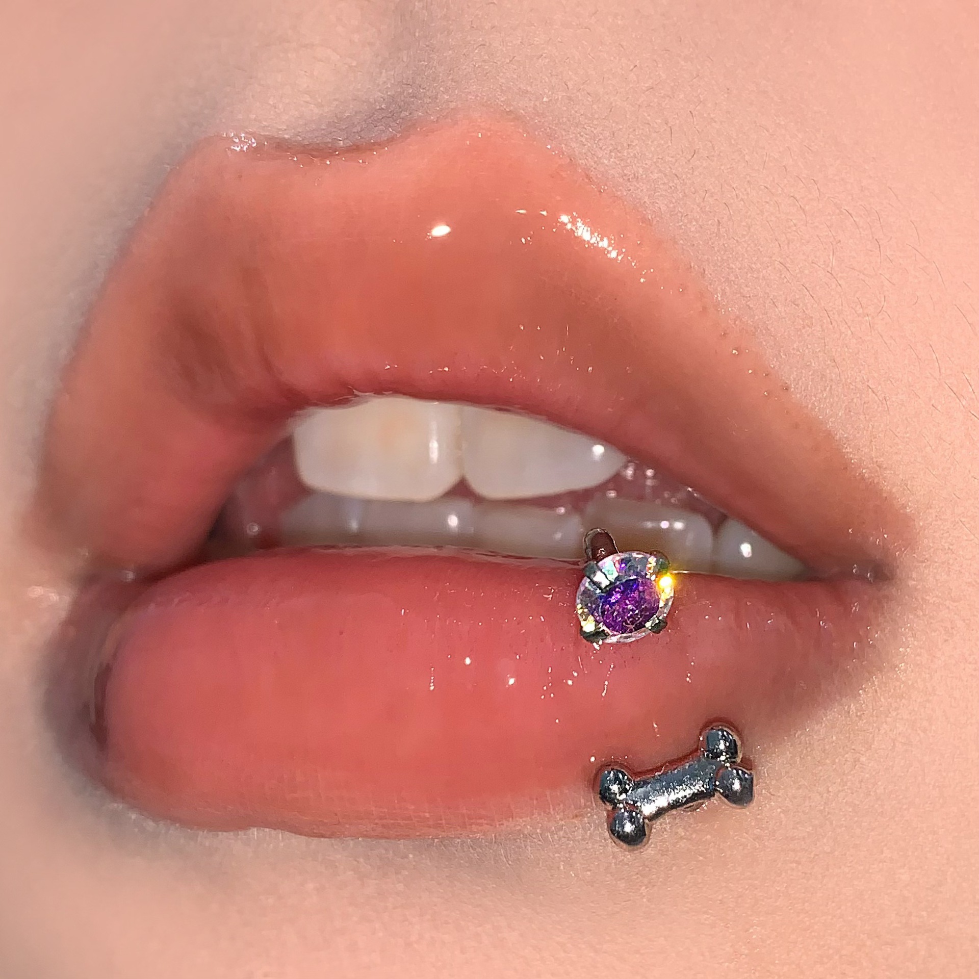 Sparkling Dog Bone Zircon Lip Ring Internally Threaded C-Shaped Ring Titanium Steel Lip Hoop Piercing Jewelry - Image 3