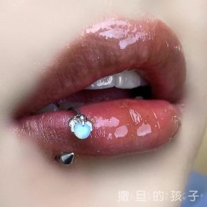 Dragon Claw Pointed Titanium Steel Lip Ring Horseshoe Ring C Ring Hot Girl Lip Nail Cool Ear Bone Nail Nose Nail Punch Jewelry Wholesale