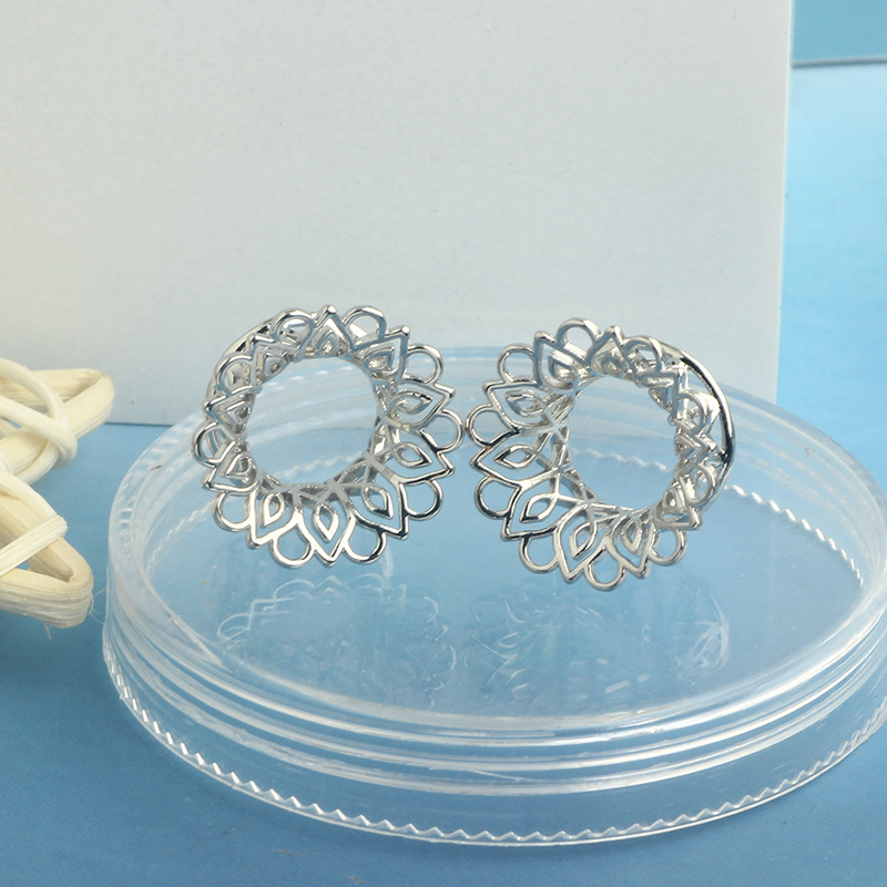 Hollow Flower Ear Expansion Jewelry 16mm Stainless Steel Fashion Ear Piercing Plug - Image 2