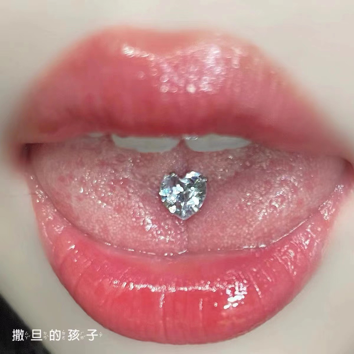 Edinburgh Night Zircon Heart Tongue Barbell 316L Surgical Steel Green Tongue Piercing Jewelry Wholesale - Image 2