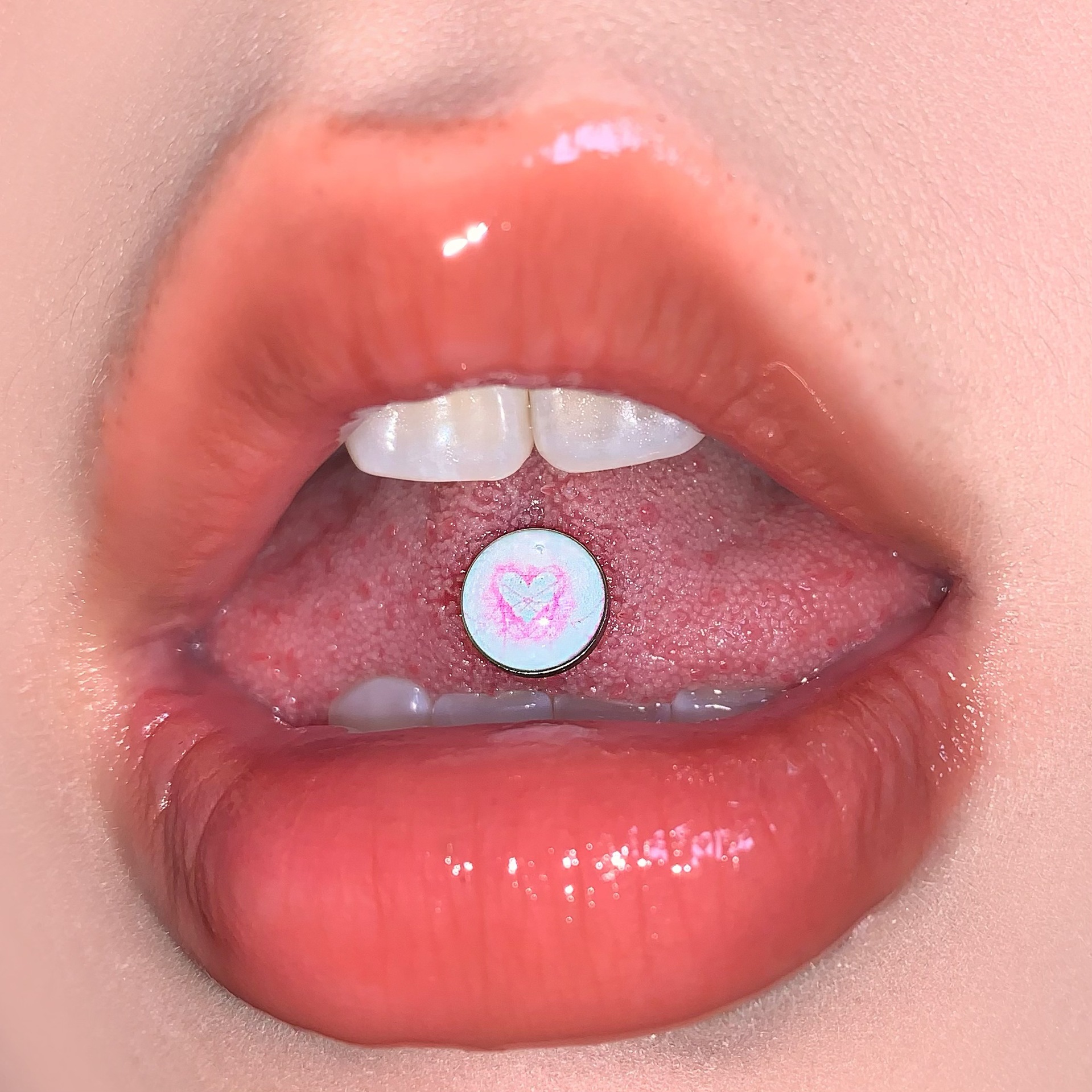Red Pink Gradient Heart Tongue Barbell 316L Surgical Steel External Thread Drink Compatible Punk Piercing Jewelry - Image 2
