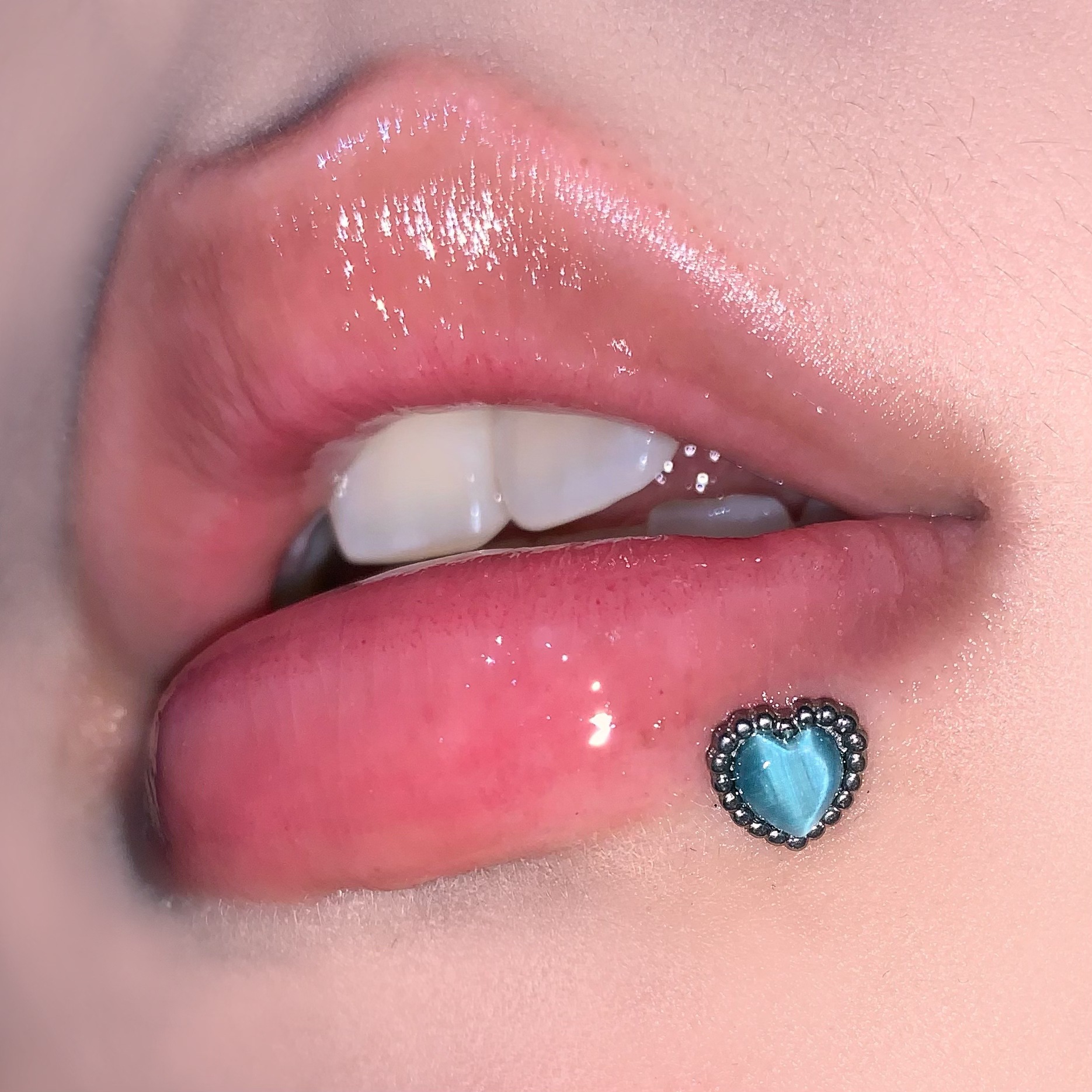 Heart Cat's Eye Stone Lip Stud 16mm Internally Threaded 3 Colors Titanium Steel Lip Piercing Jewelry - Image 3