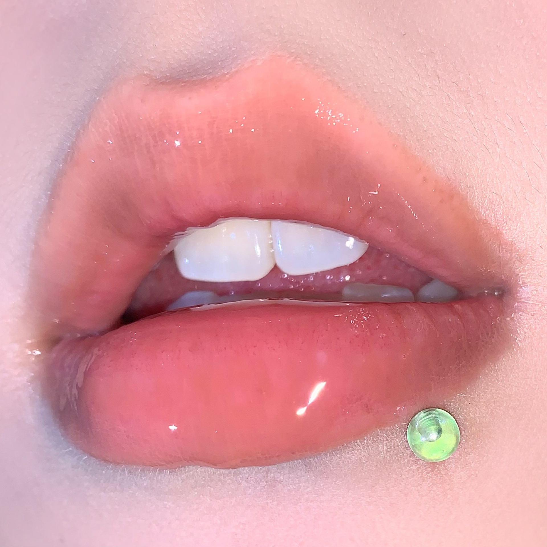 Laser Bulb Lip Piercing Labret Stud Externally Threaded 16G 316L Surgical Steel Shiny Pink Jewelry Wholesale - Image 3