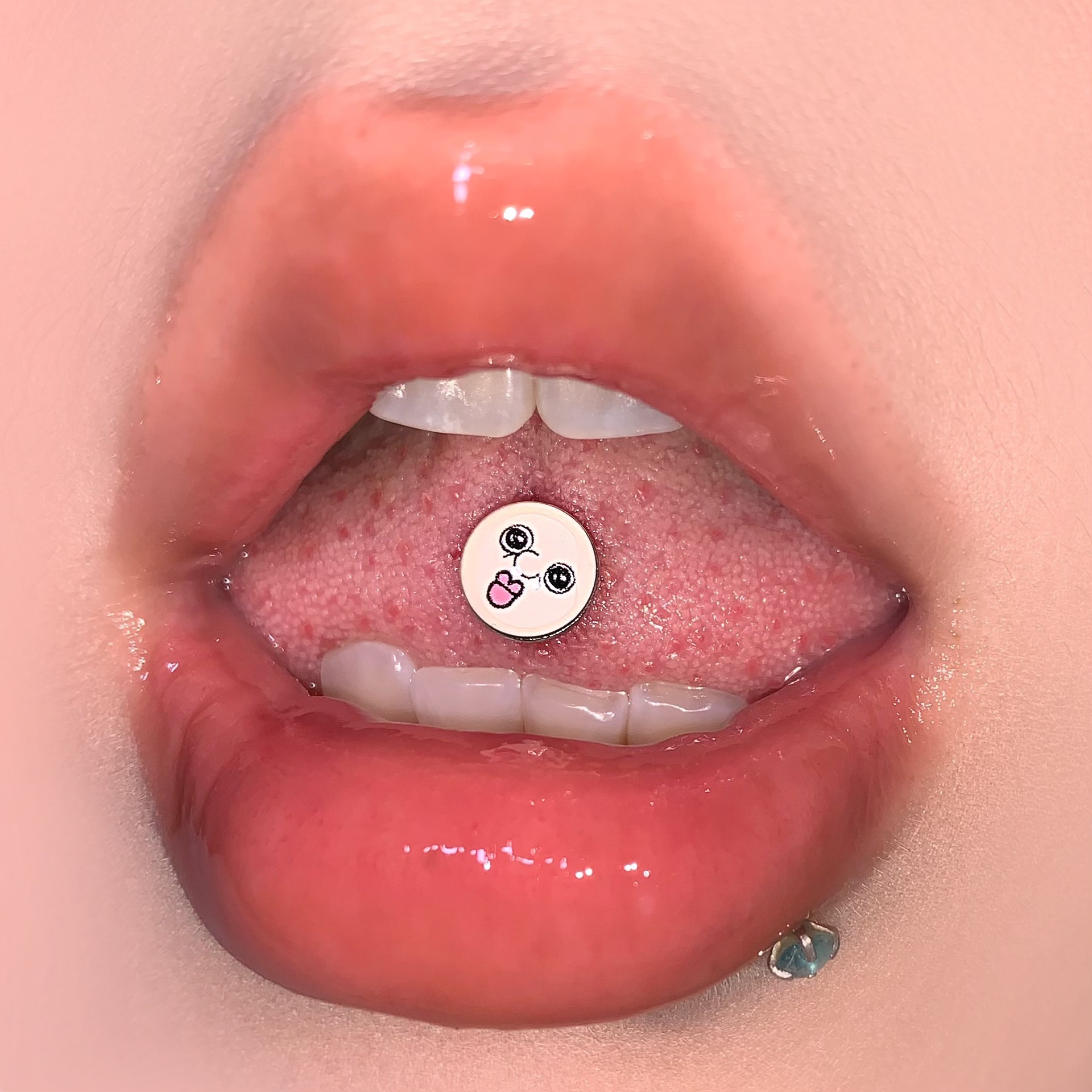 Funny Abstract Tongue Barbell Little Emperor GG Explosion Titanium Steel Plastic Drink Wear Ugly Cute Tongue Piercing Jewelry - Image 4