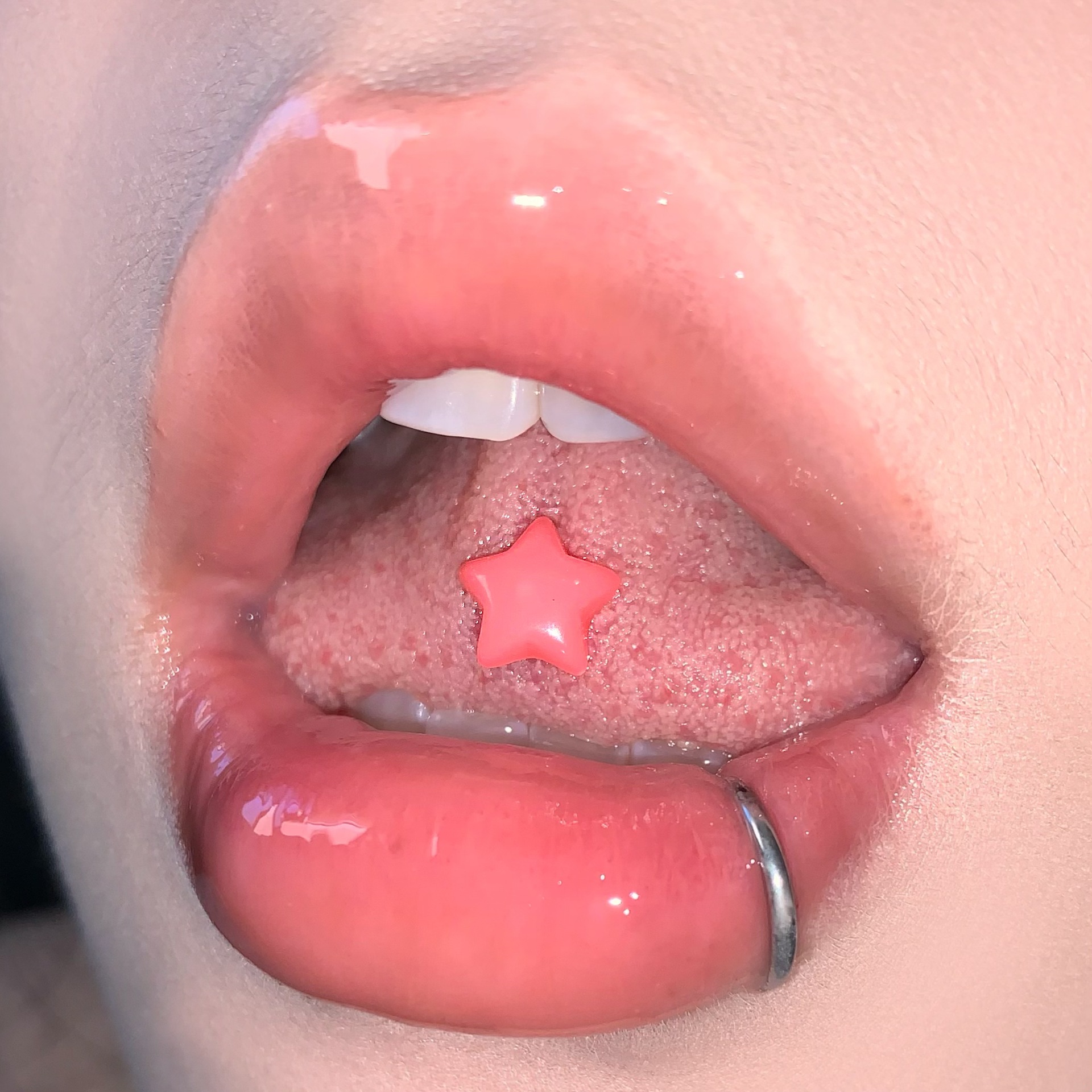 Luminous Five-Pointed Star Acrylic Tongue Nail Steel Titanium External Thread Star Tongue Ring Hot Girl Piercing Jewelry Wholesale - Image 3
