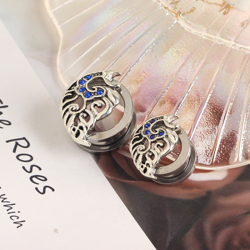 Stainless Steel Hollow Lace Ear Expander for Body Piercing Jewelry - 16mm Floral Design - Image 4