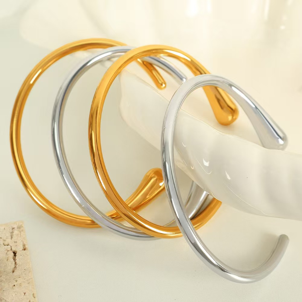 Normcore Style Open Water Drop Bracelet Titanium Steel Plated 18K Gold Mirror Bracelet Fashionable Personalized Hand Jewelry for Women - Image 2