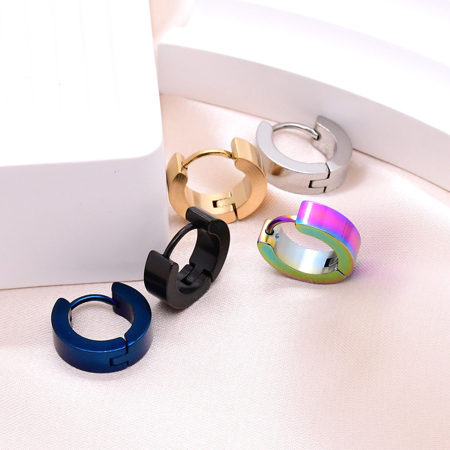 New Niche Round Double-Sided Men's Earrings Stainless Steel Ear Clips - Wholesale - Image 3