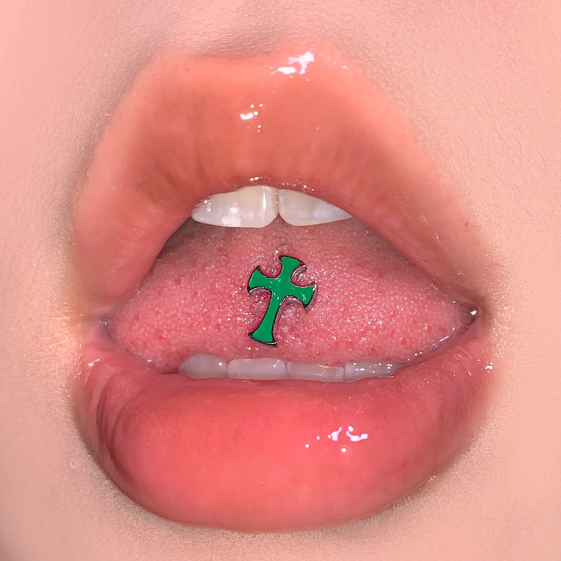 Sweet Green Cross Tongue Barbell 316L Surgical Steel External Thread Drinkable Tongue Piercing Jewelry - Image 2