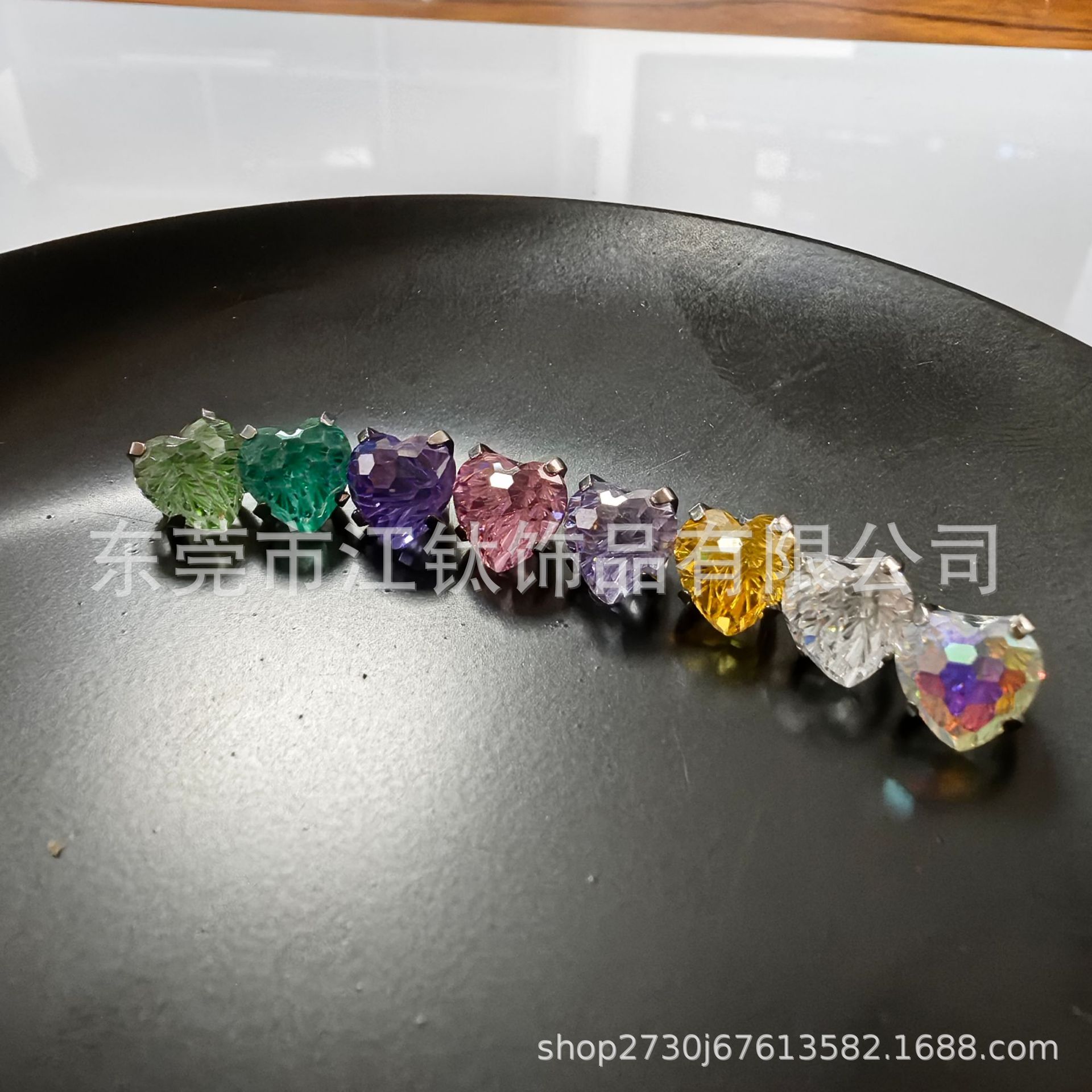 F136 Titanium Ear Bone Nail Love Round Bottom Fireworks Zircon Cross-Border G23 Titanium Alloy Heart Ear Stud - Image 3
