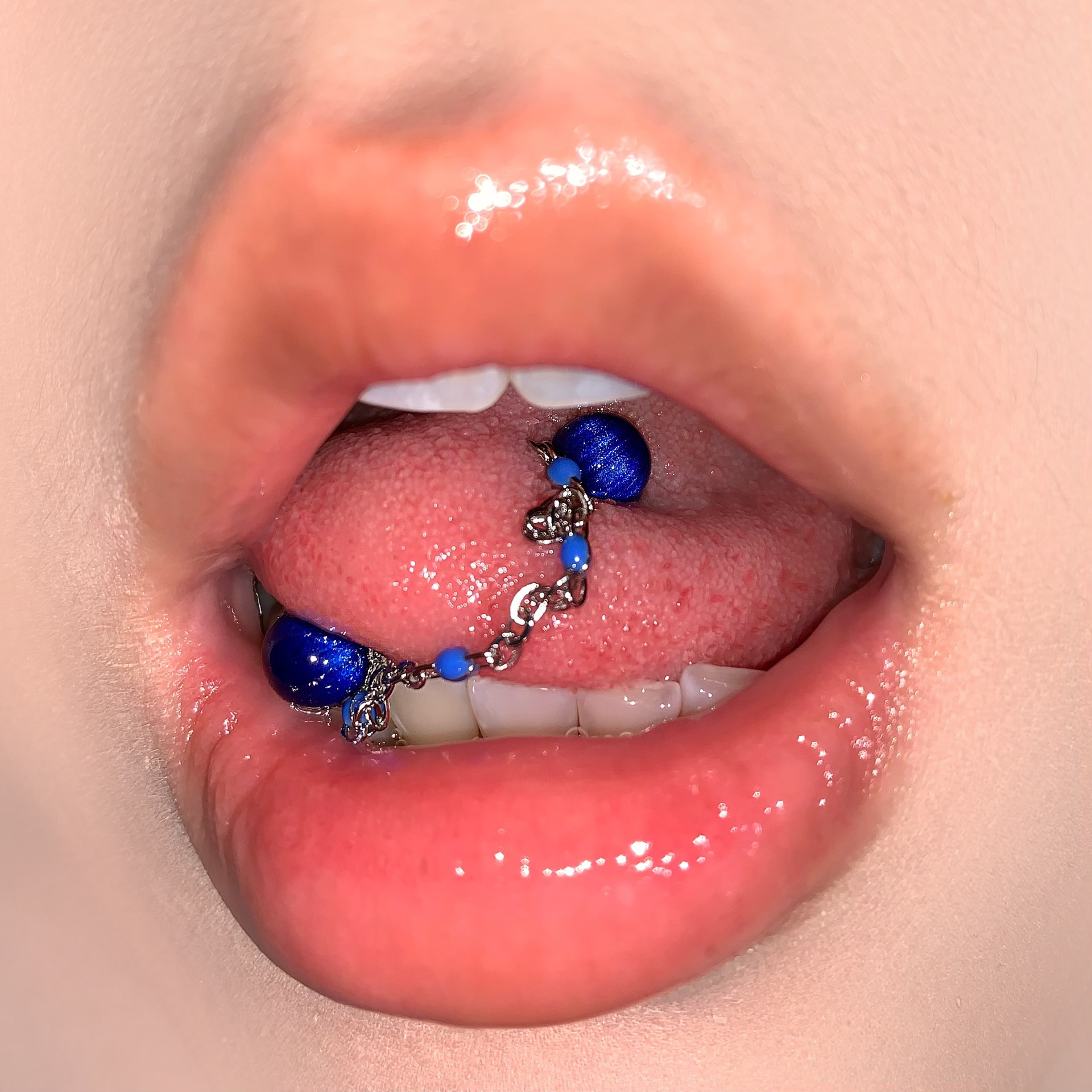 Double-Ended Retro Gradient Chain Tongue Piercing Detachable Acrylic Hot Girl Style 316L Surgical Steel Externally Threaded Tongue Barbell - Image 2