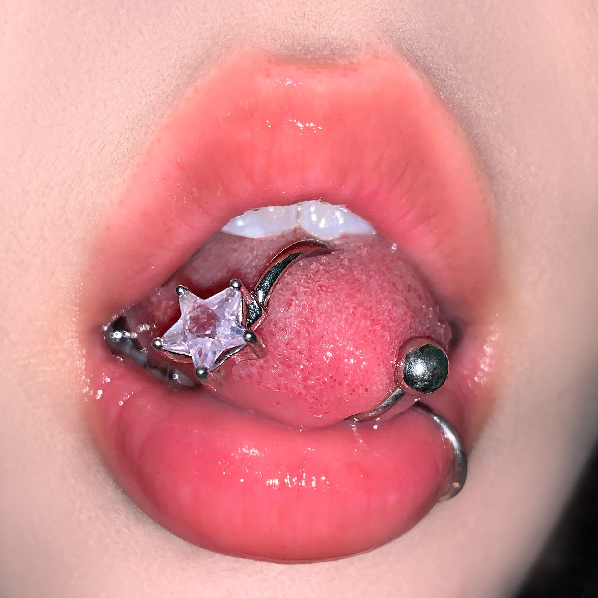 S-Shaped Star Tongue Ring 316L Surgical Steel External Thread Pink Piercing Jewelry - Image 2