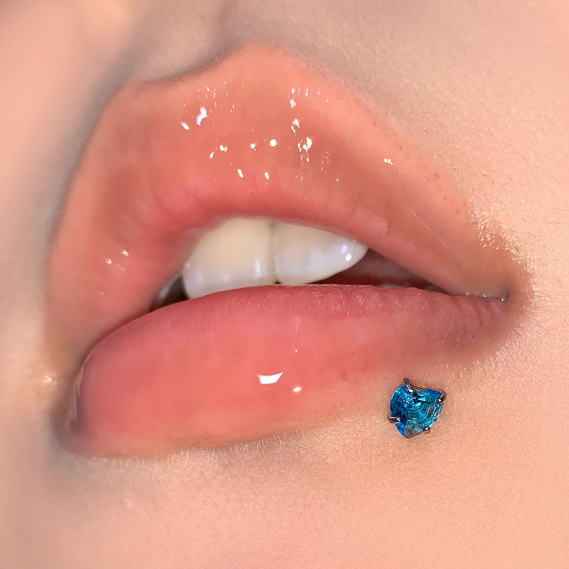 Diamond-Studded Heart Zircon 4mm Internal Thread Lip Piercing, Multi-Color, 316L Surgical Steel, European American Hot Girl Style - Image 5