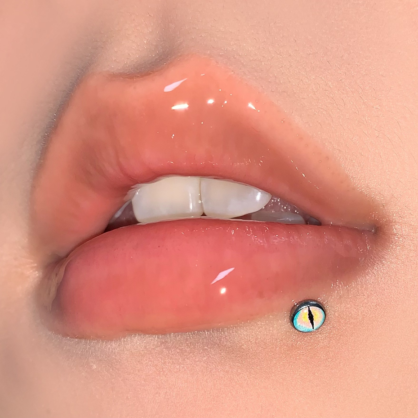 5-Color Gradient Starburst Lip Piercing - Internally Threaded Straight Labret Stud, 316L Surgical Steel, Eye-Catching Hot Girl Style - Image 5