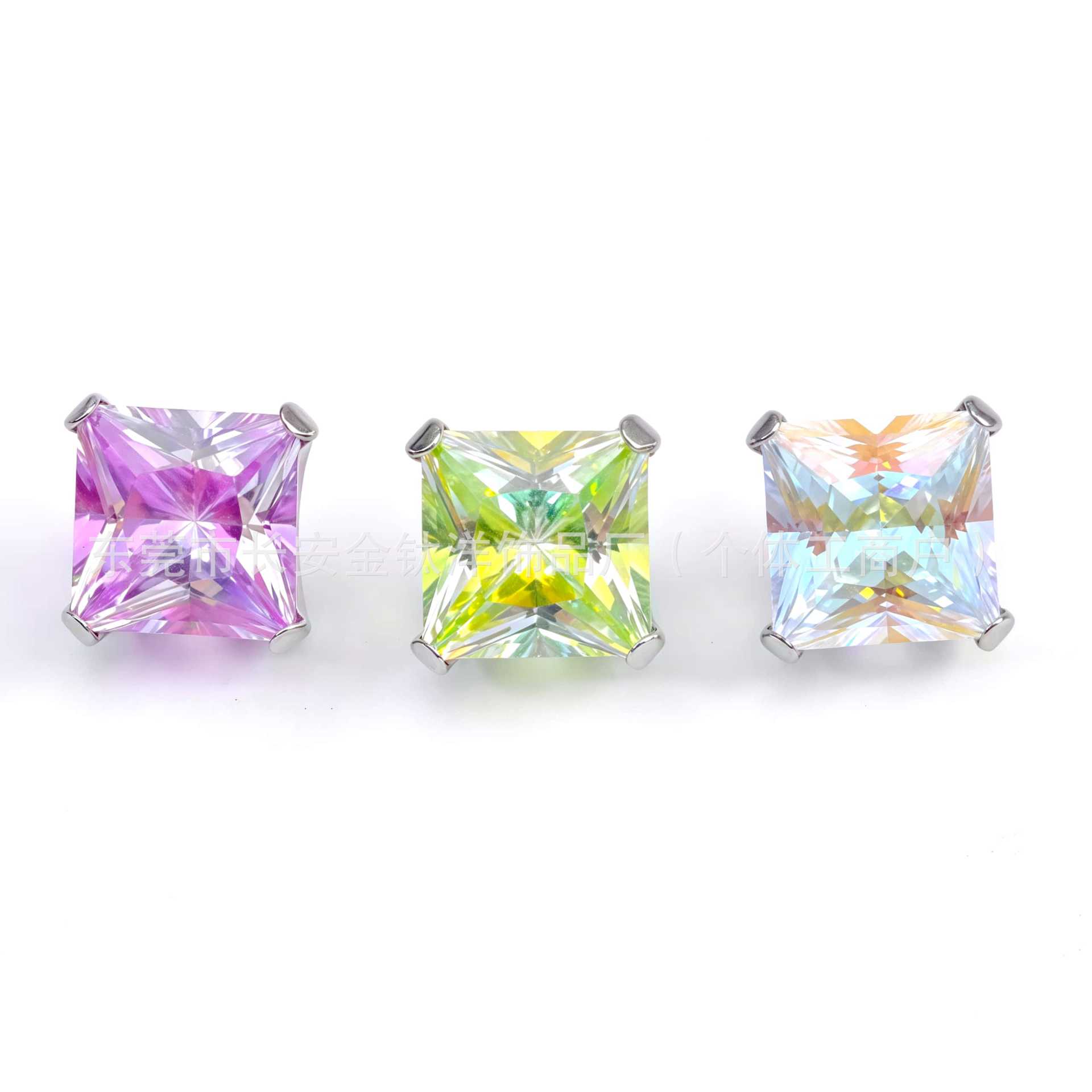 F136 Titanium Four-Prong Round-Bottom Sugar Cube 5A Zircon Lip Stud Earring - G23 Titanium Alloy Lip Piercing Jewelry - Image 3
