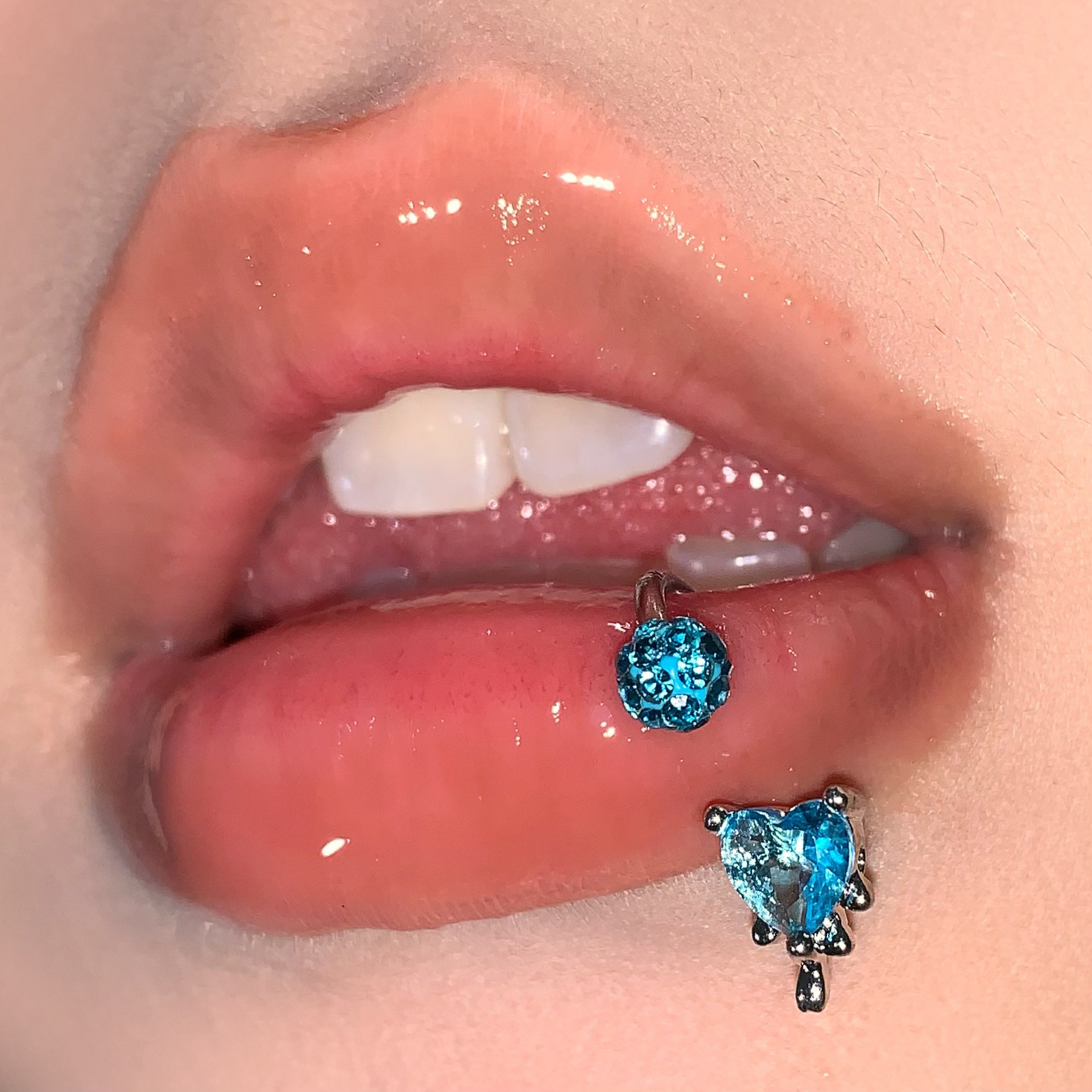 4-Color Super Shiny Heart-Shaped Zircon Lip Ring Titanium Steel External Thread Mud Ball Ear Cartilage Ring Piercing Jewelry - Image 3