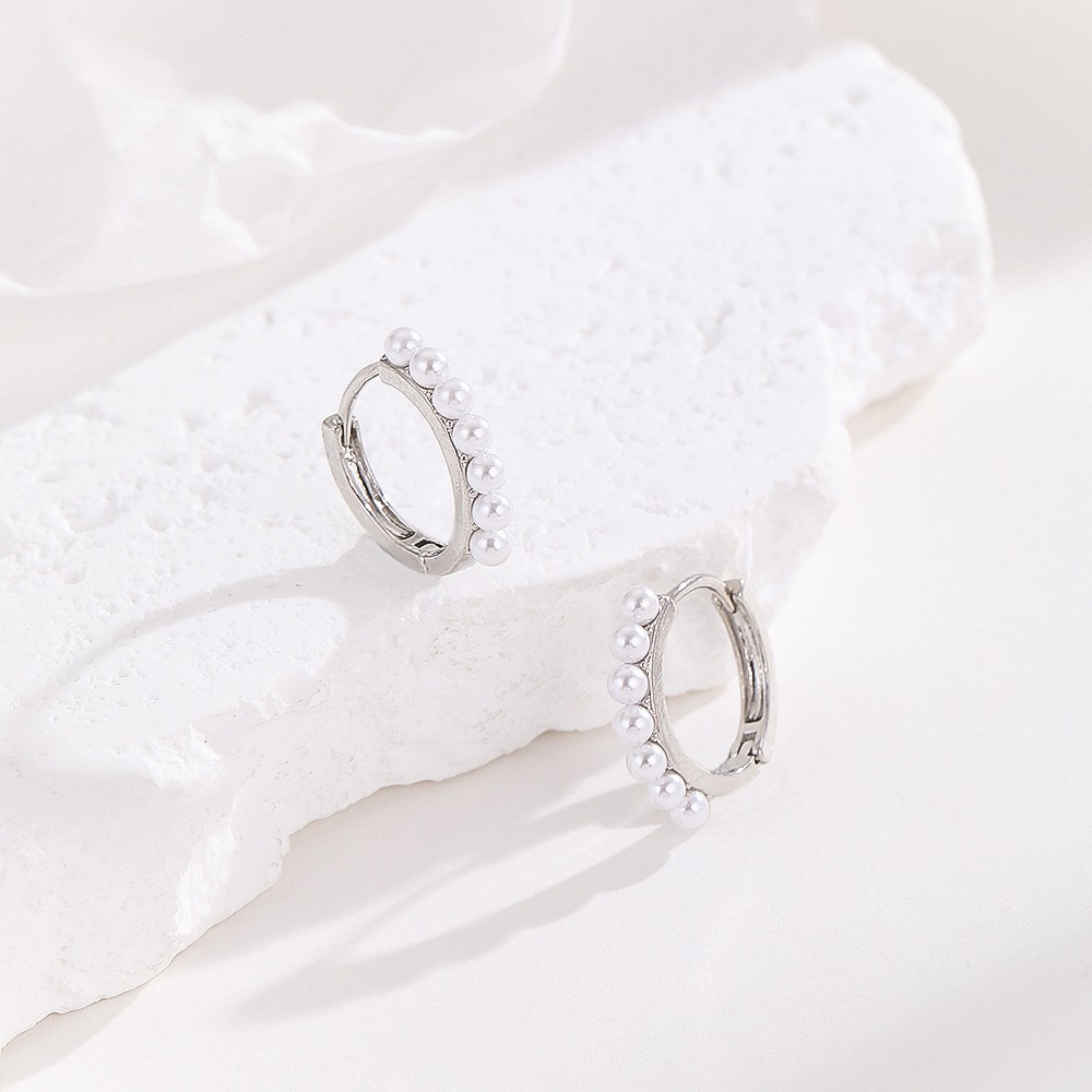 Chanel-Style Pearl Hoop Earrings for Women, Niche Retro Simple Elegant Versatile Fashion Commuter High-End Earrings - Image 3