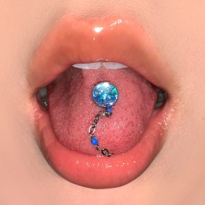Green Diamond-Studded Chain Tongue Ring, Removable Sparkling Barbell, Hot Girl Style Sweet and Cool Piercing Jewelry, Wholesale