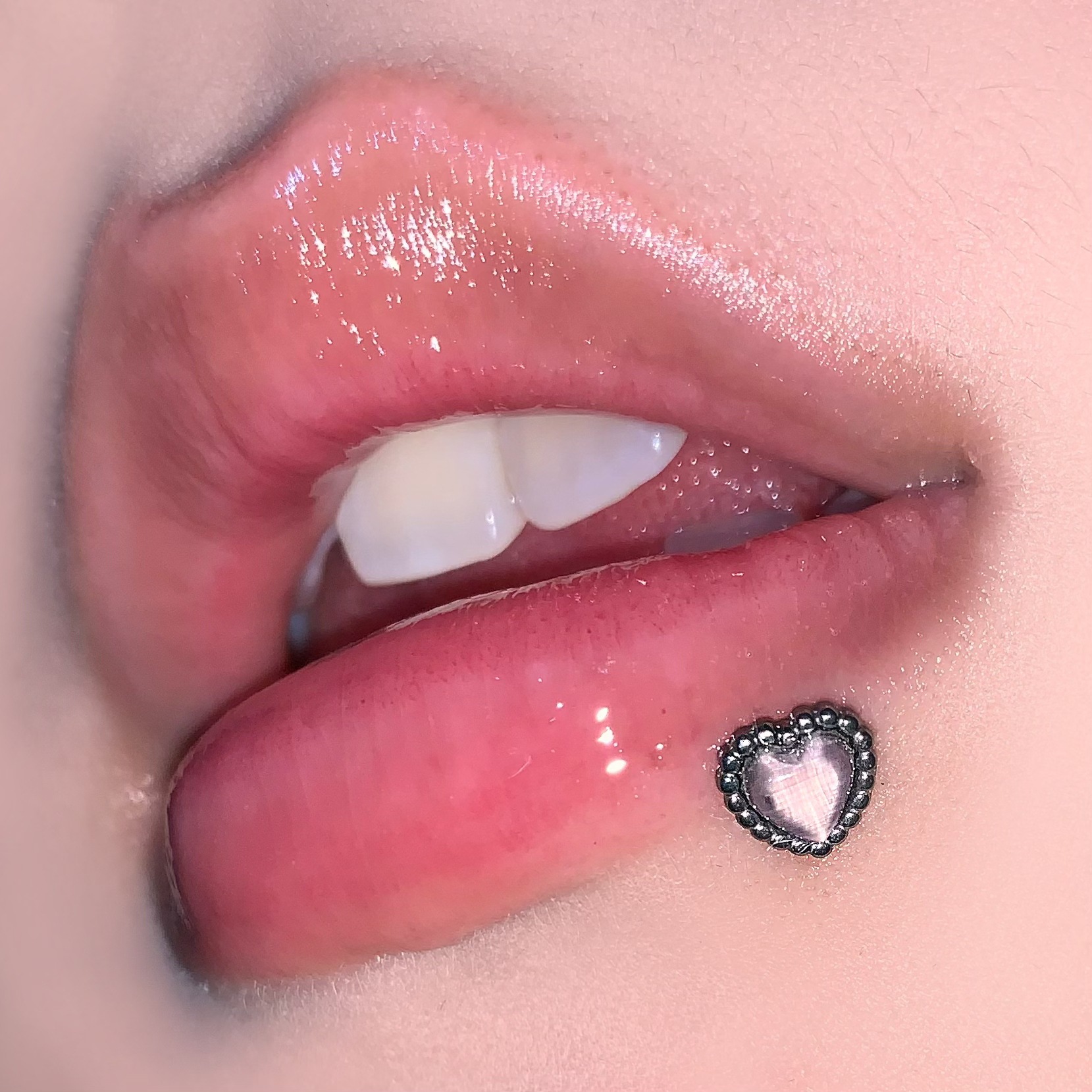 Heart Cat's Eye Stone Lip Stud 16mm Internally Threaded 3 Colors Titanium Steel Lip Piercing Jewelry - Image 2