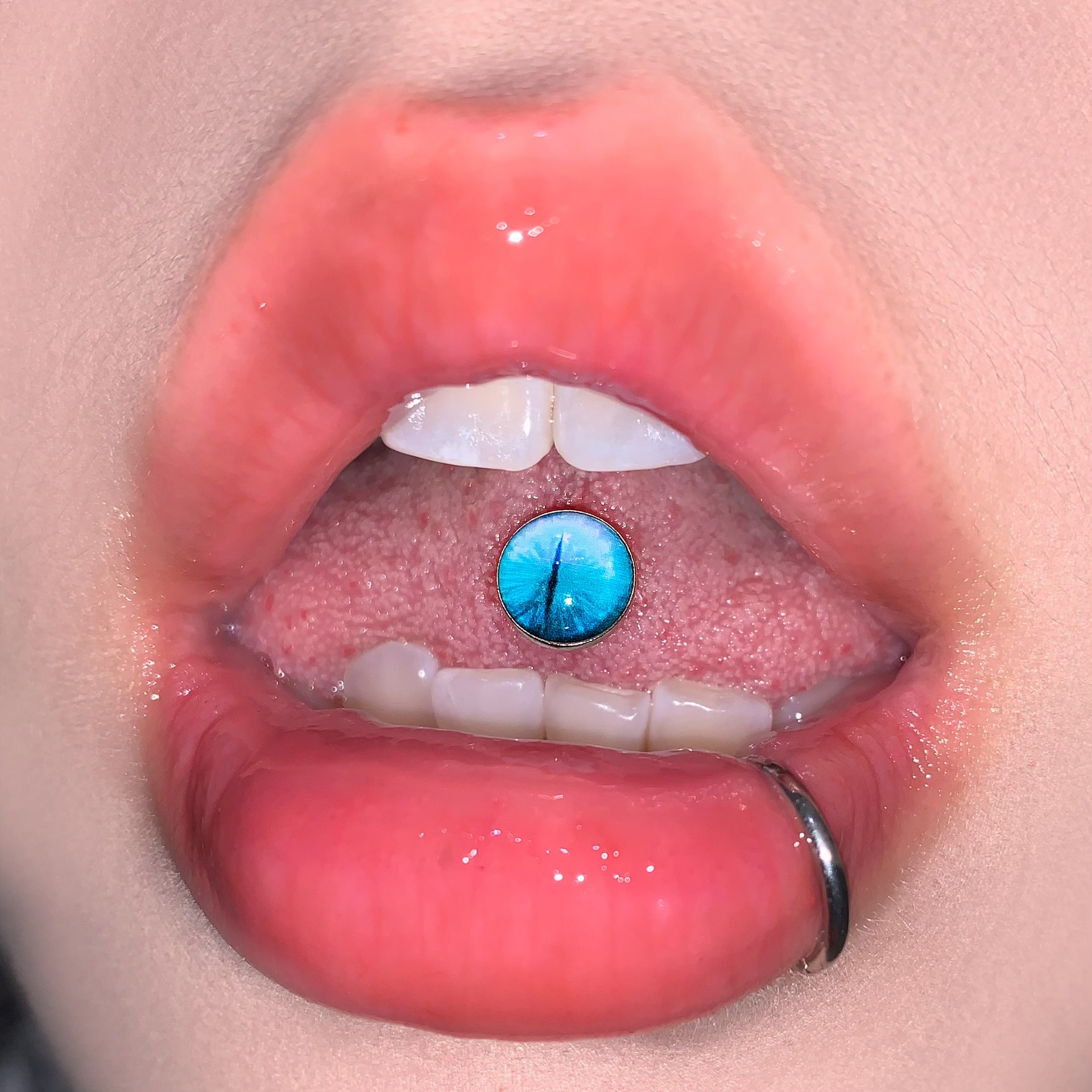 Fanhua Blue Faint Dye Coated 16G 18mm Tongue Barbell Steel Titanium External Thread Tongue Ring Piercing Jewelry Wholesale - Image 2