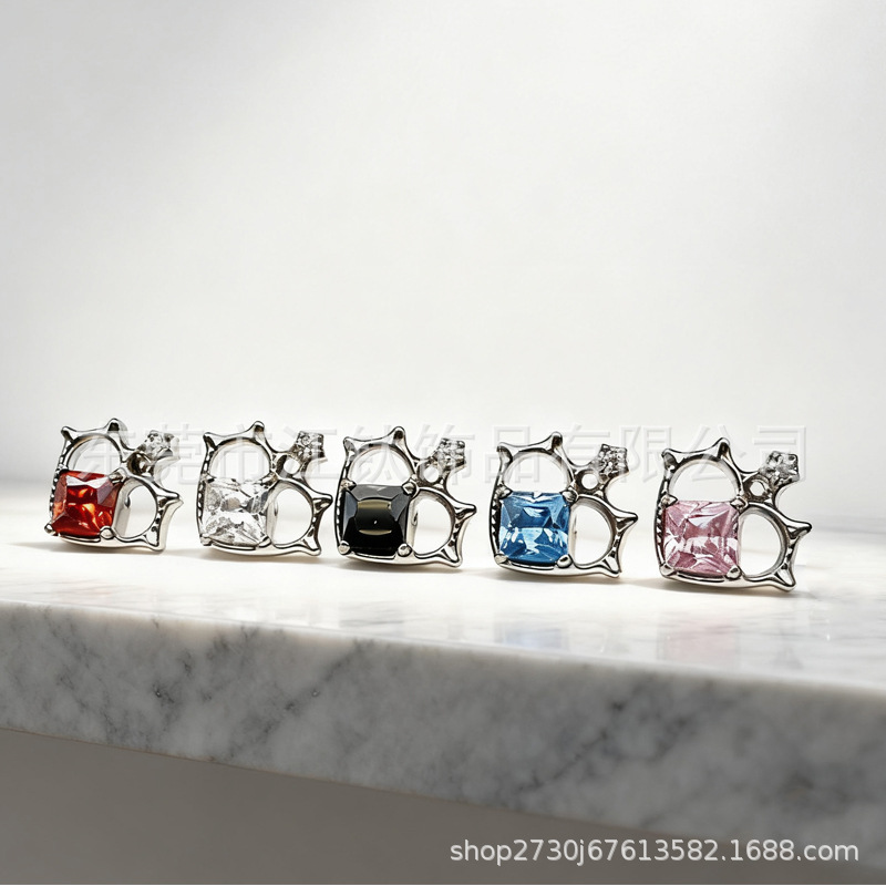 G23 Titanium Alloy Heart CZ Ear Cartilage Stud Earring Body Piercing Jewelry - Image 3
