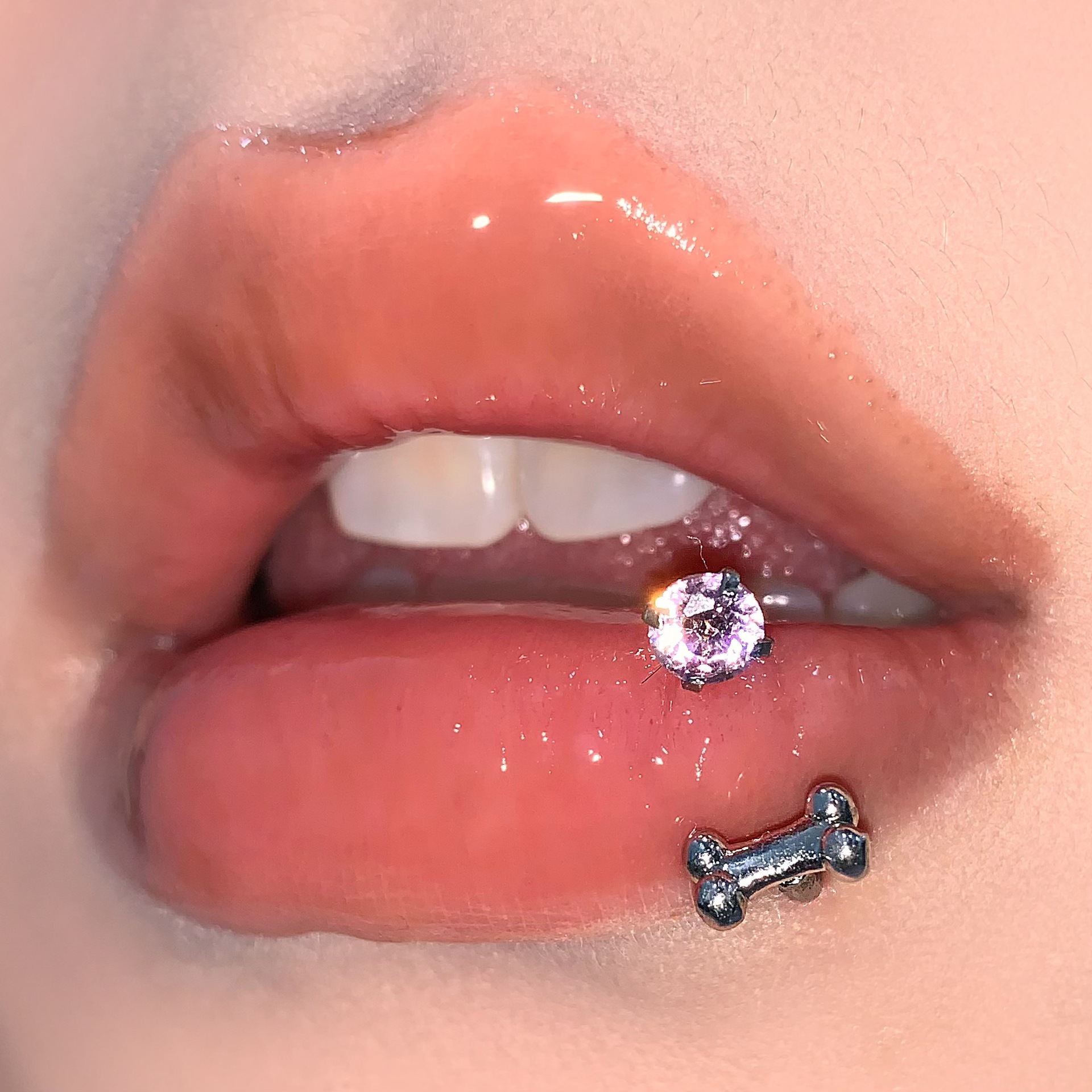 Sparkling Dog Bone Zircon Lip Ring Internally Threaded C-Shaped Ring Titanium Steel Lip Hoop Piercing Jewelry - Image 2