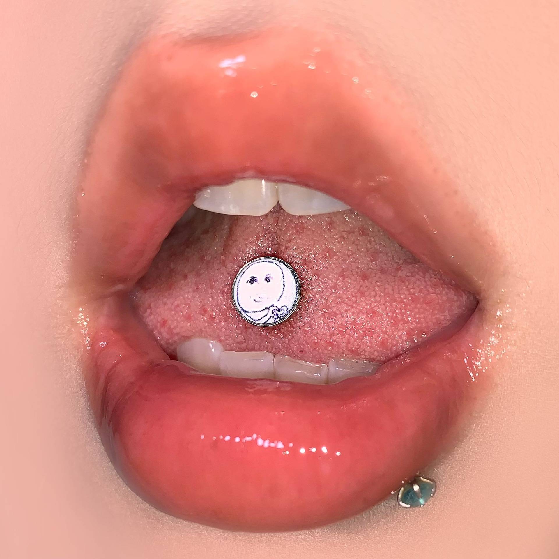 Funny Abstract Tongue Barbell Little Emperor GG Explosion Titanium Steel Plastic Drink Wear Ugly Cute Tongue Piercing Jewelry - Image 2