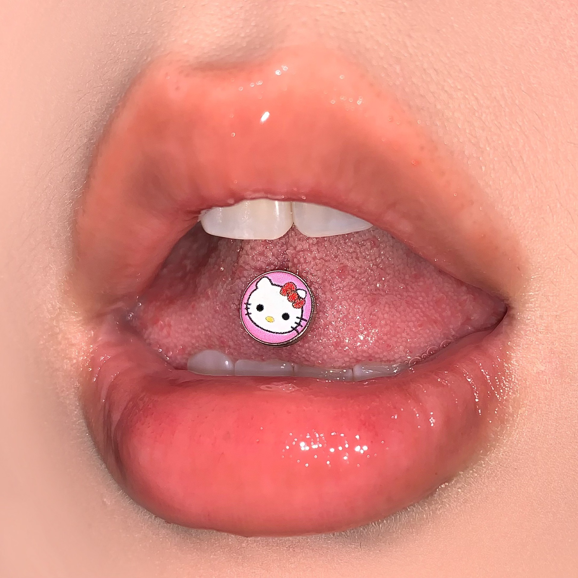 Hello Kitty Tongue Barbell 316L Surgical Steel External Thread Tongue Piercing Jewelry Wholesale - Image 3