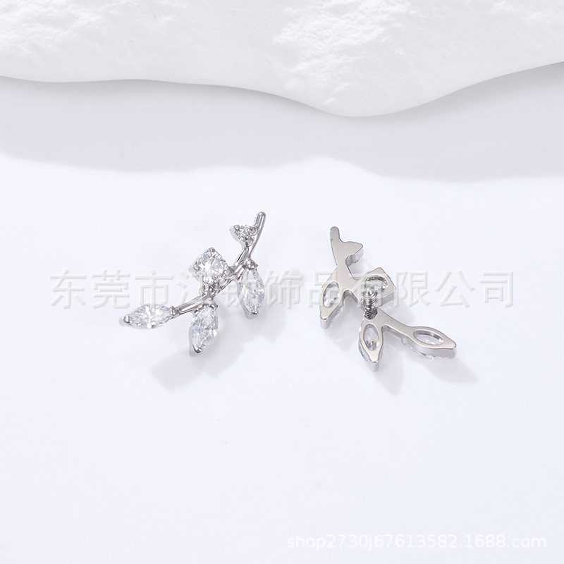 G23 Titanium Lip Stud with Leaf and Zircon Motif, Internally Threaded, 1.2x10mm, Gold Tone - Image 3