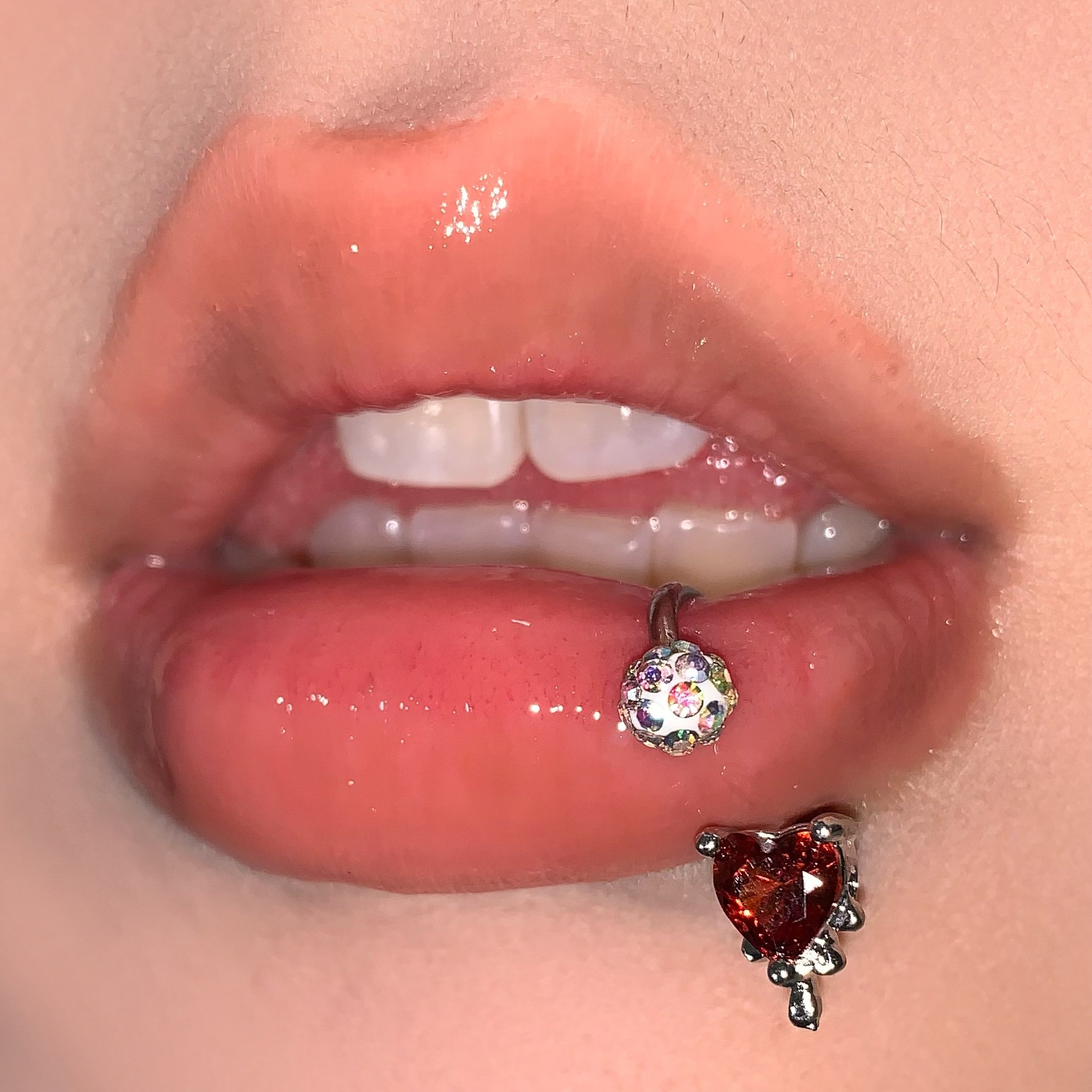 4-Color Super Shiny Heart-Shaped Zircon Lip Ring Titanium Steel External Thread Mud Ball Ear Cartilage Ring Piercing Jewelry - Image 4