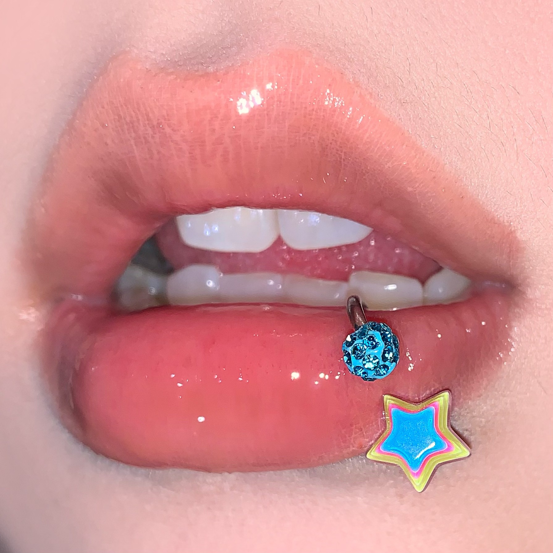 Dopamine Star Lip Ring, Sparkling Mud Ball Colorful Ear Bone Ring, Titanium Steel External Thread Piercing Jewelry Wholesale - Image 2