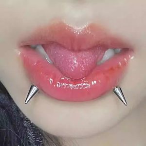 Large Pointed Cone Devil Nail Lip Labret Stud Titanium Steel Punk Style Ear Cartilage Straight Barbell Lip Ring Piercing Jewelry Wholesale