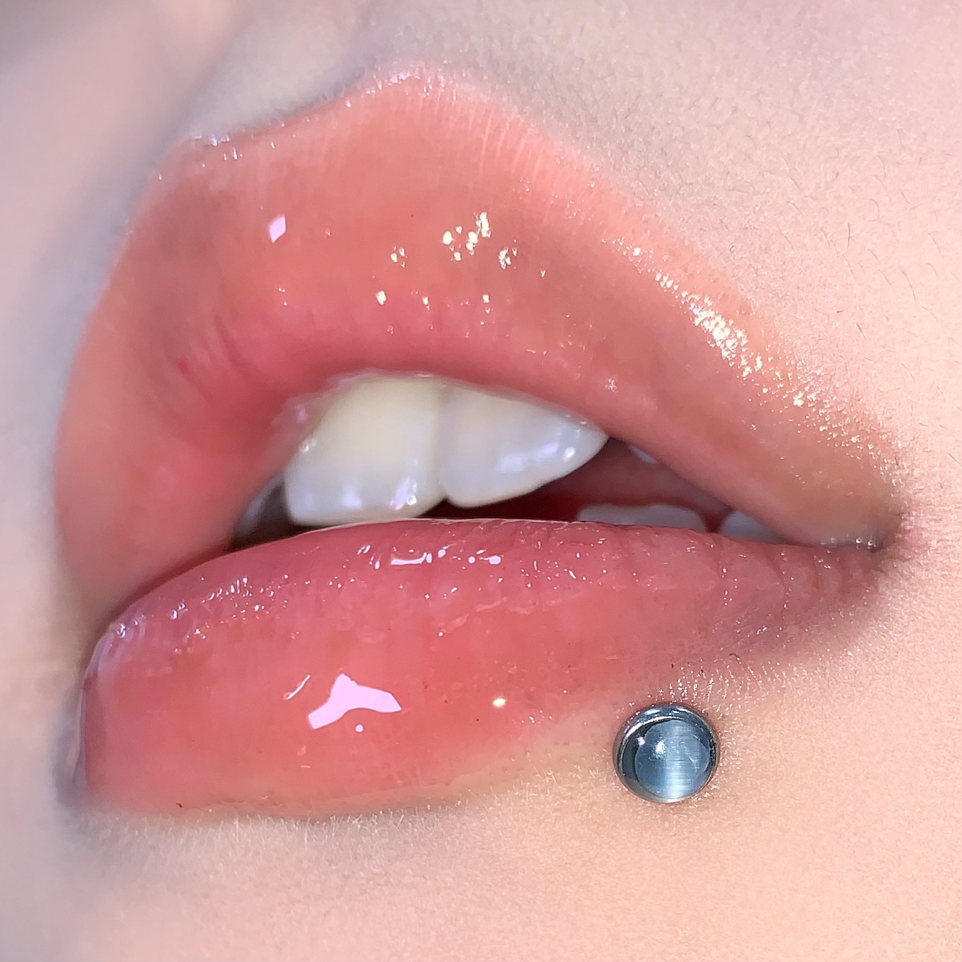Cat's Eye Green Internally Threaded Lip Labret Stud 316L Surgical Steel Piercing Jewelry - Image 3