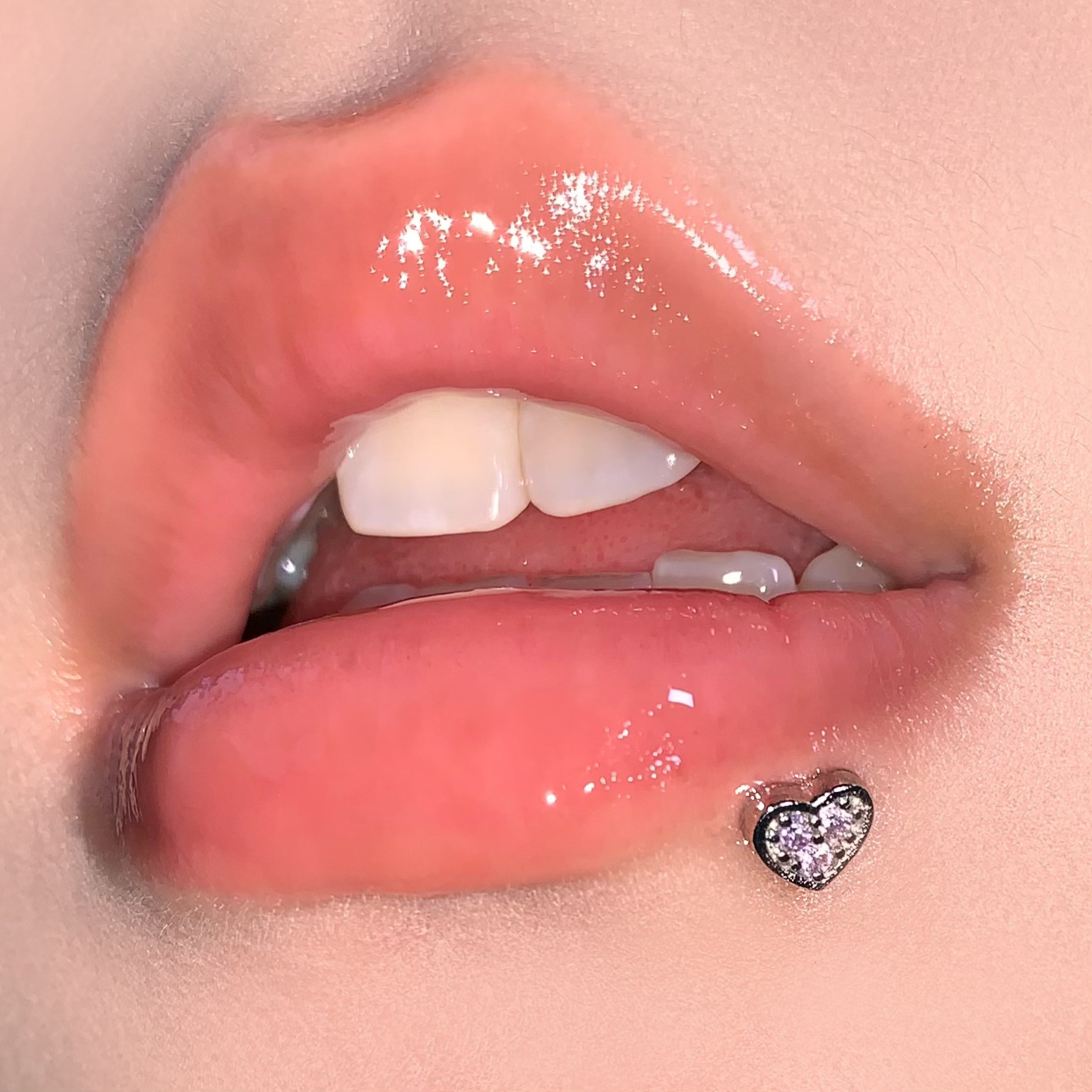 Flash Love Heart Lip Piercing Stud 316L Surgical Steel Internally Threaded Labret Jewelry Hot for Women - Image 2