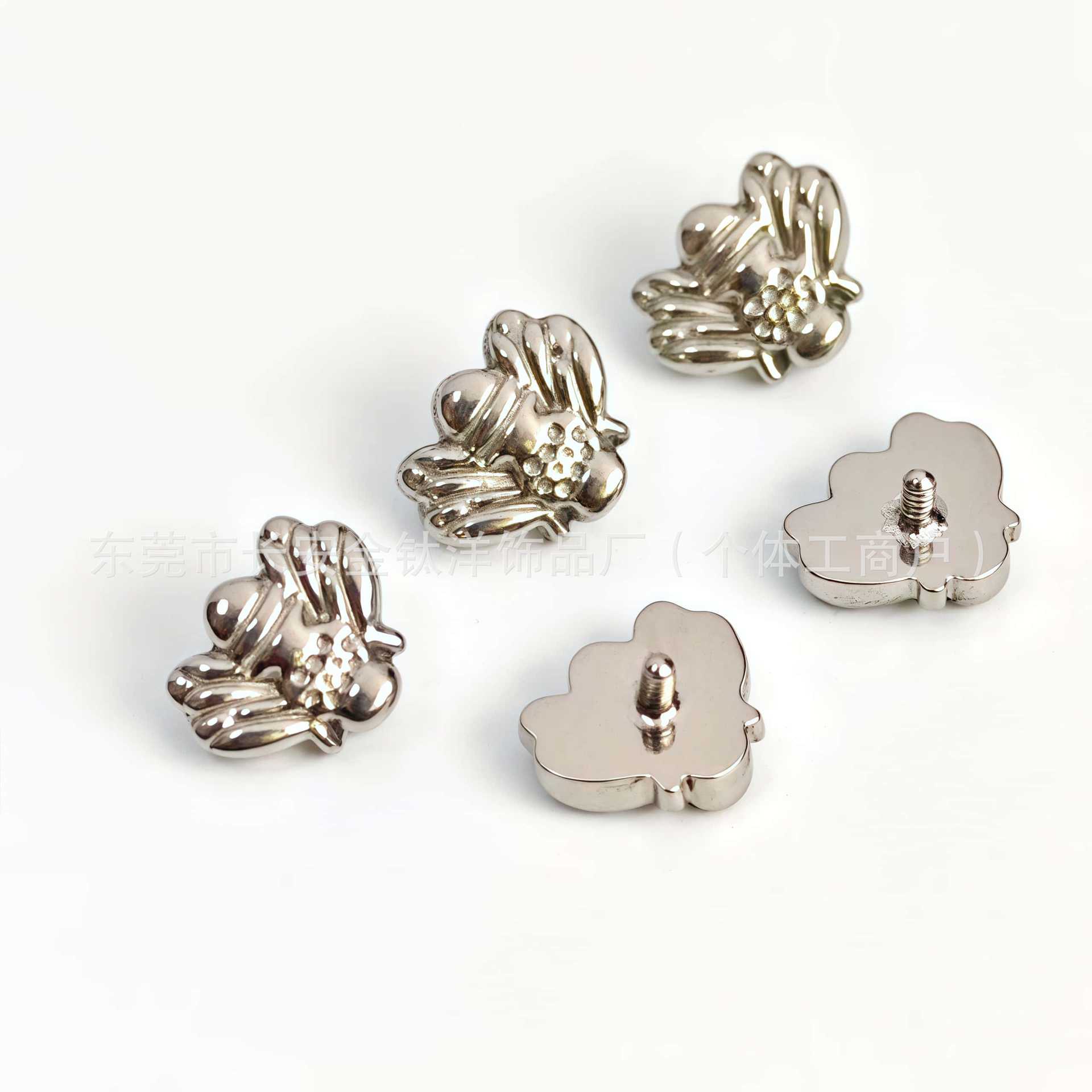 F136 Titanium Smooth Bee Internally Threaded Earring Nose Nail Ear Bone Nail Cochlea G23 Titanium Alloy Human Body Piercing Jewelry - Image 5