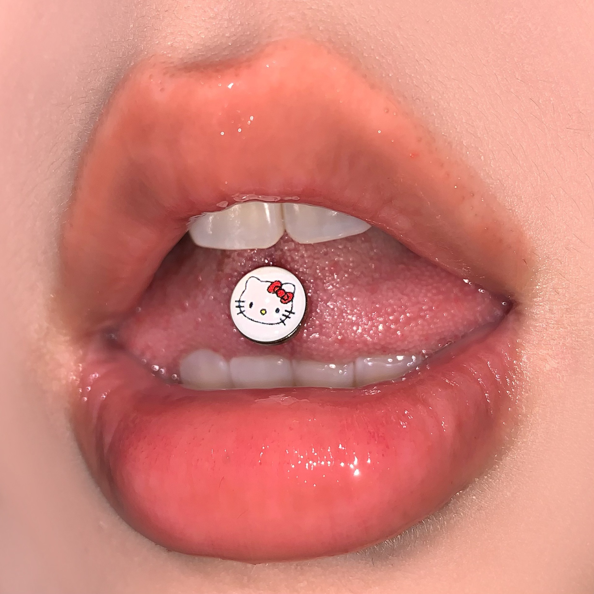 Hello Kitty Tongue Barbell 316L Surgical Steel External Thread Tongue Piercing Jewelry Wholesale - Image 2