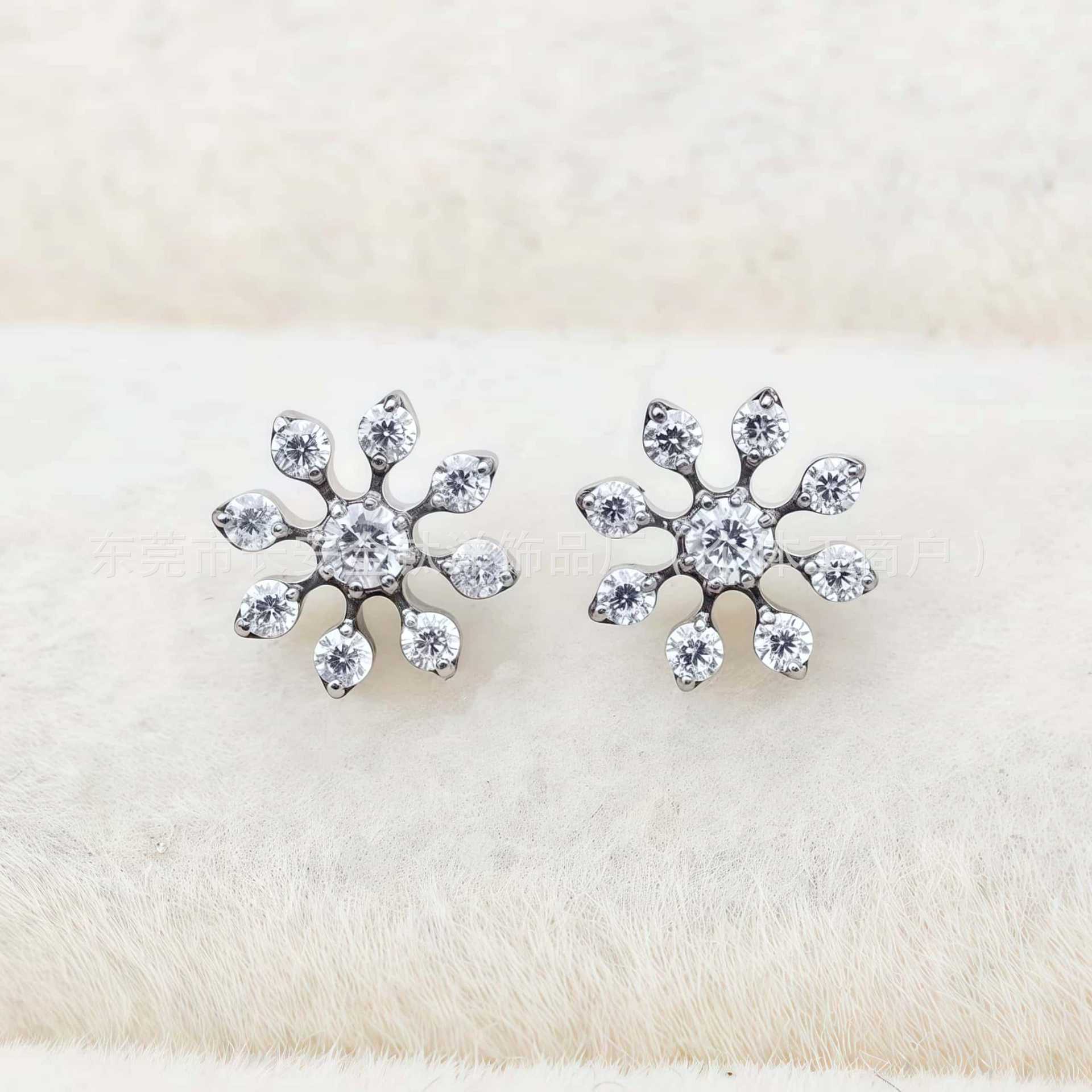 F136 Titanium Eight-Leaf Full Diamond Snowflake Zircon Labret Stud Ear Cartilage Piercing Jewelry Flat Back Earrings - Image 4