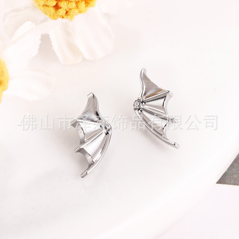 F136 Titanium Alloy Devil Wings Earrings with Diamond - Cartilage Flat Stud Lip Tongue Piercing Jewelry - Image 3